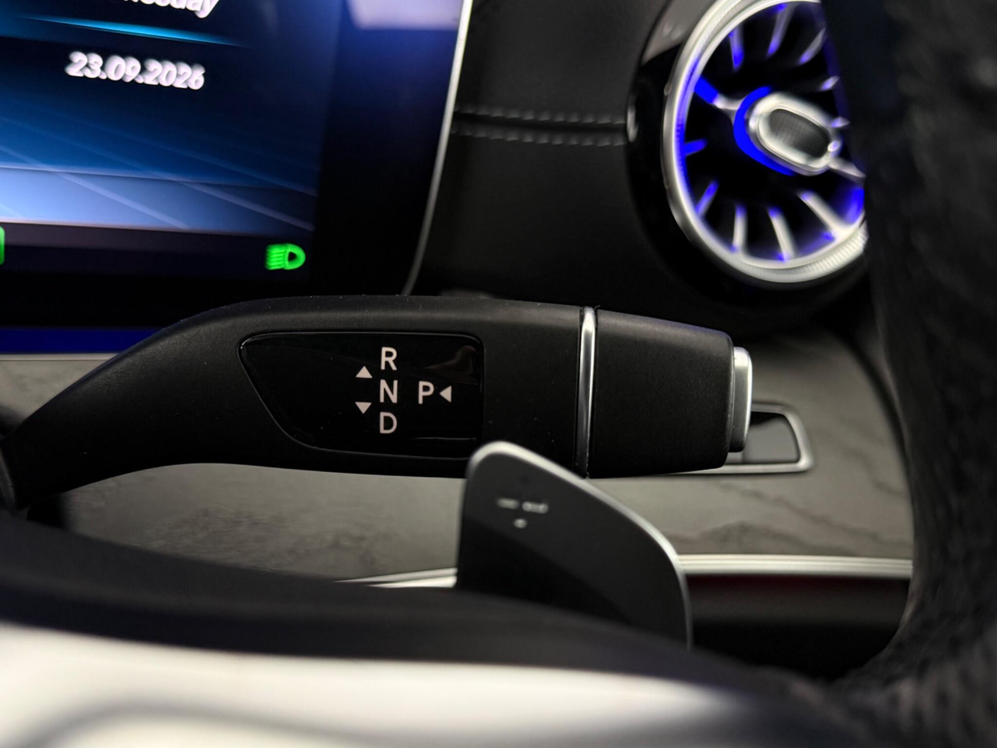Mercedes-Benz CLS view 18