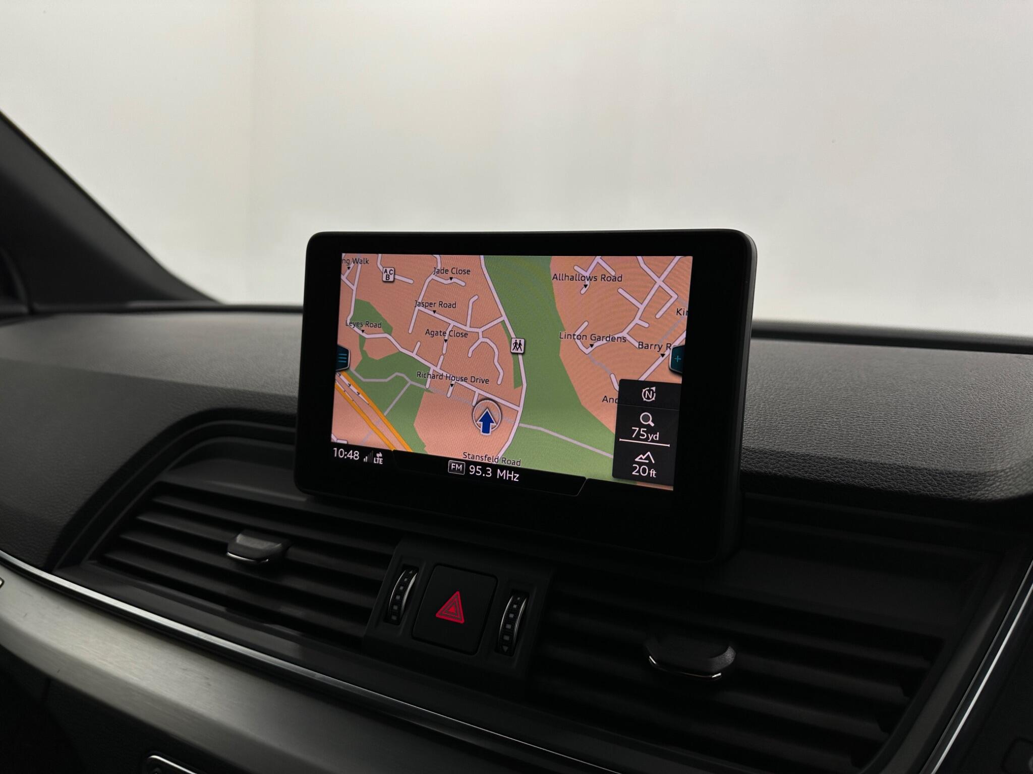 Audi Q5 view 23