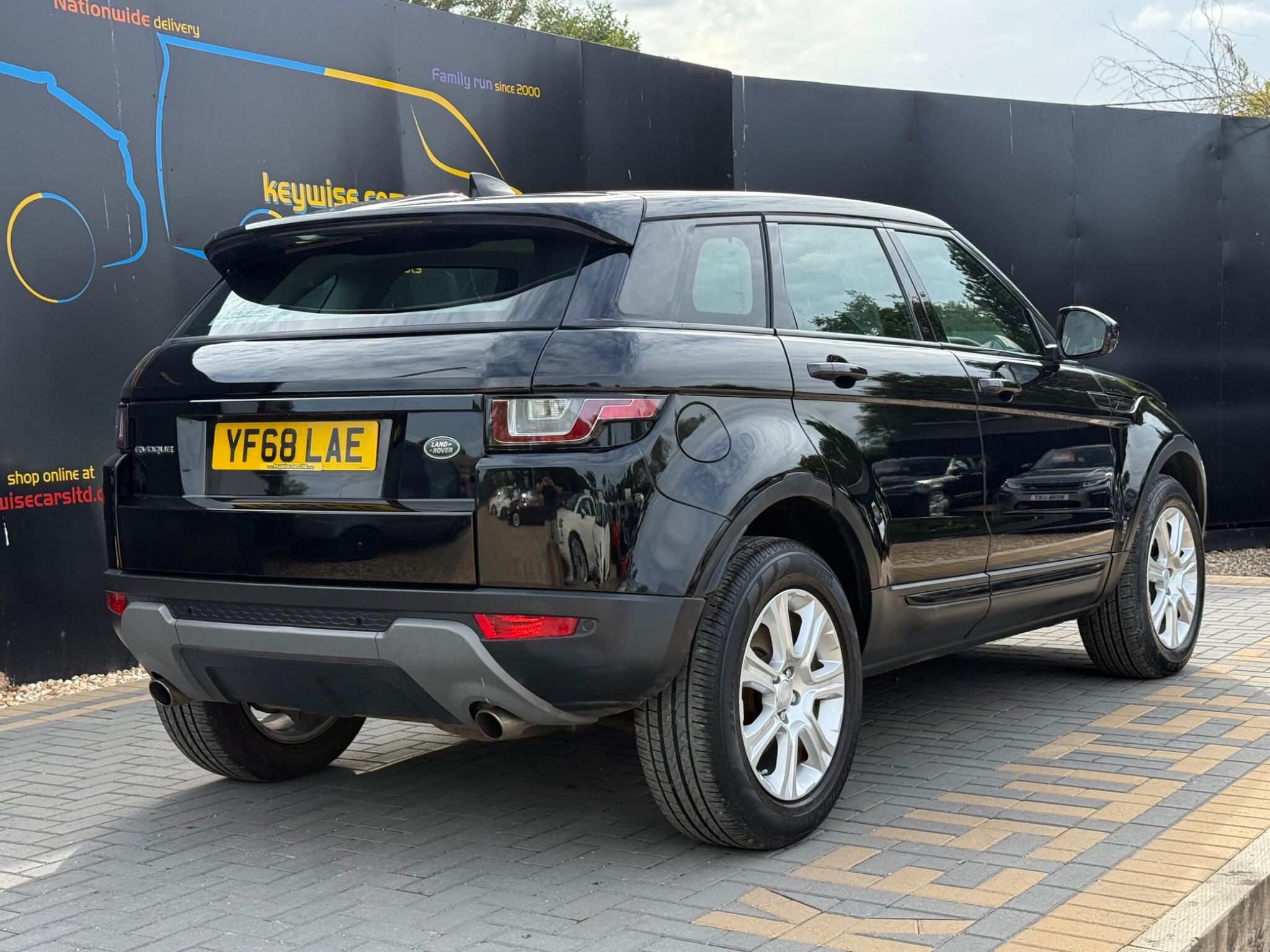 Land Rover Range Rover Evoque view 6