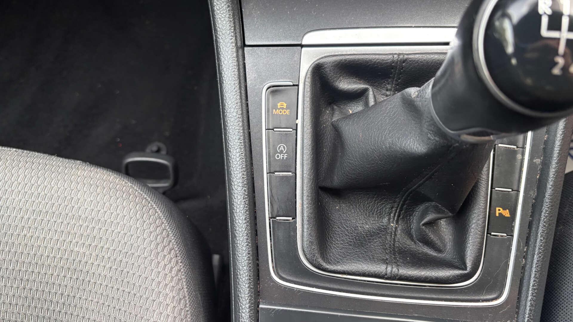 Volkswagen Golf view 35