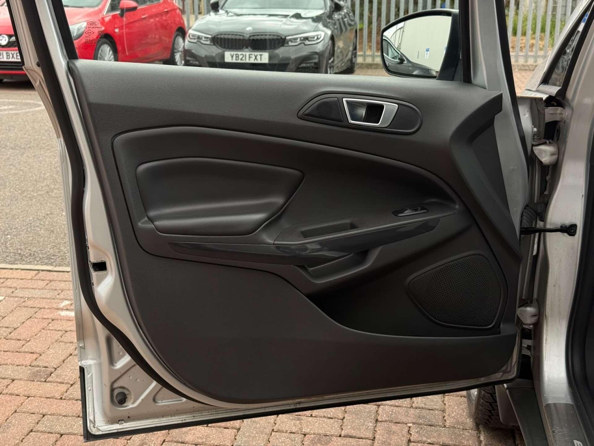 Ford Ecosport view 36