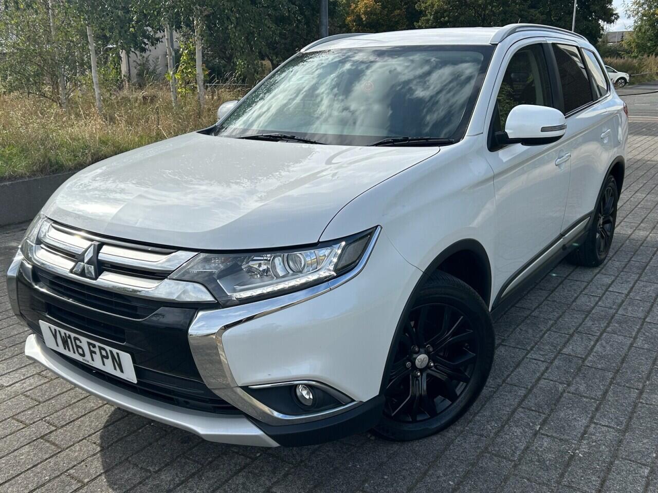 Mitsubishi Outlander view 5