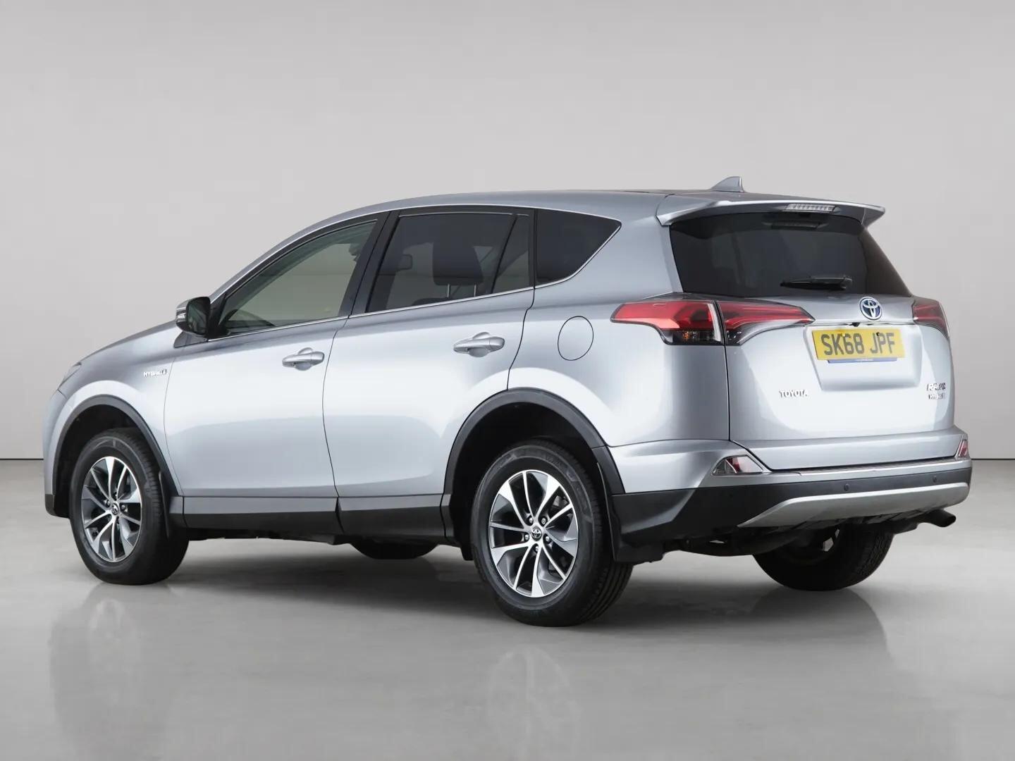 Toyota Rav4 view 6