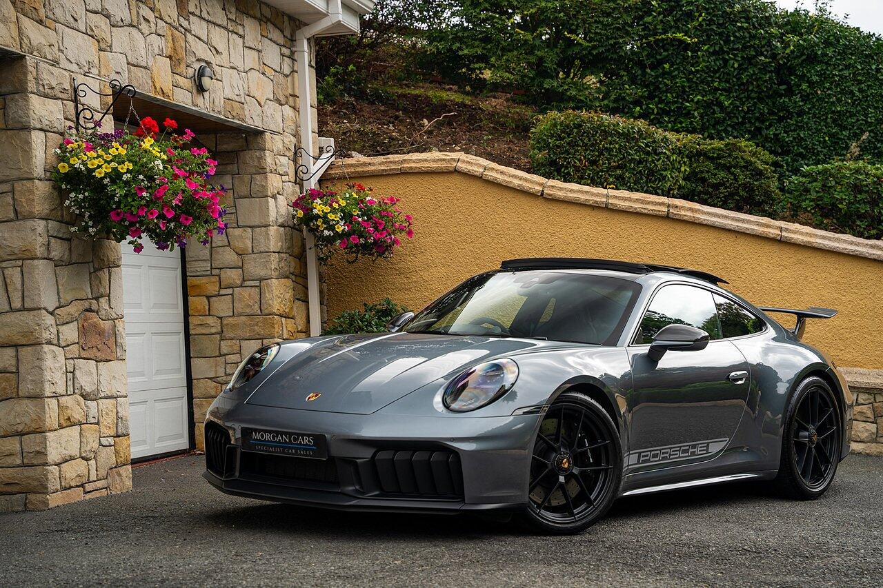 Porsche 911 view 106
