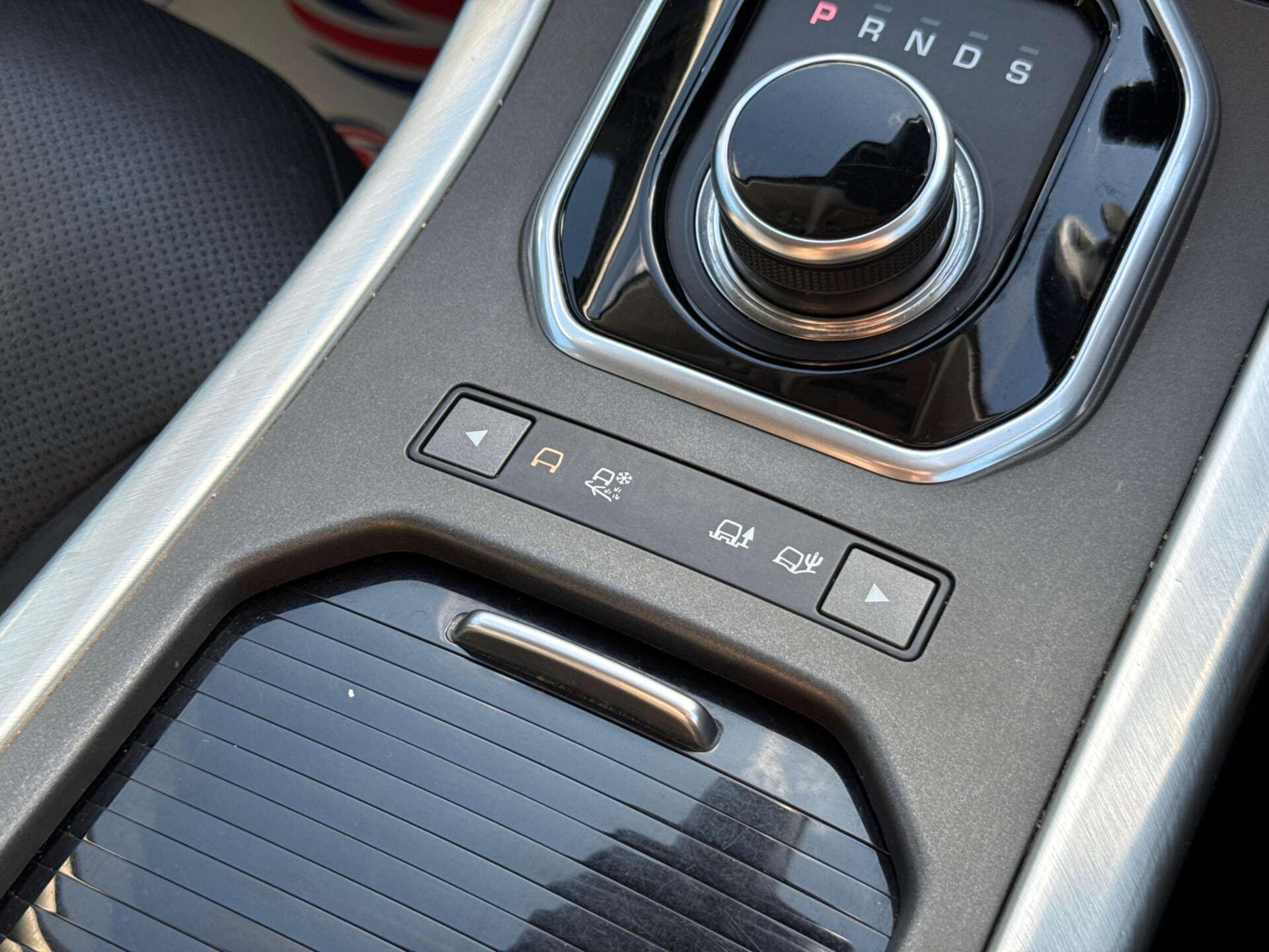 Land Rover Range Rover Evoque view 29