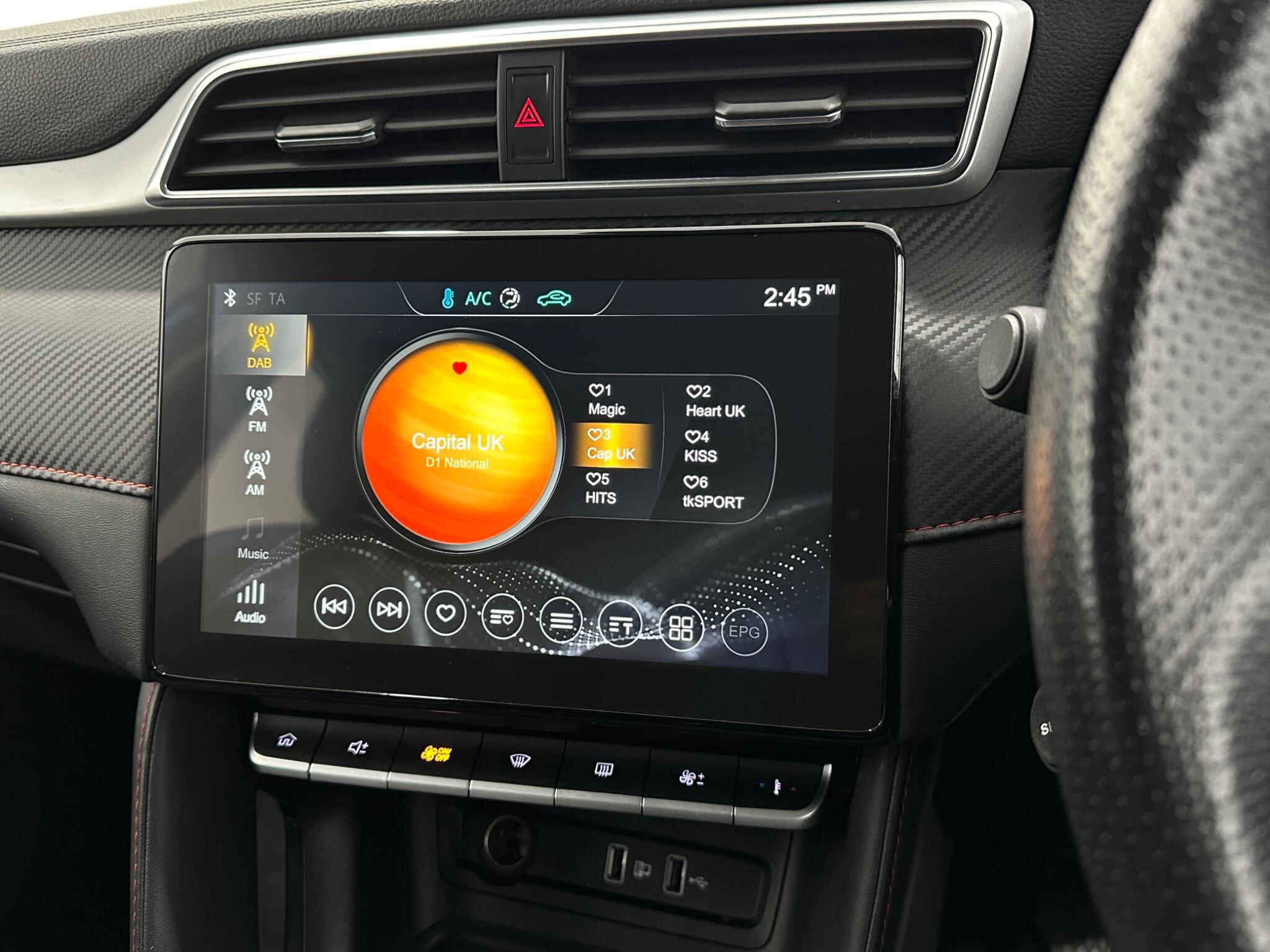 MG ZS view 25