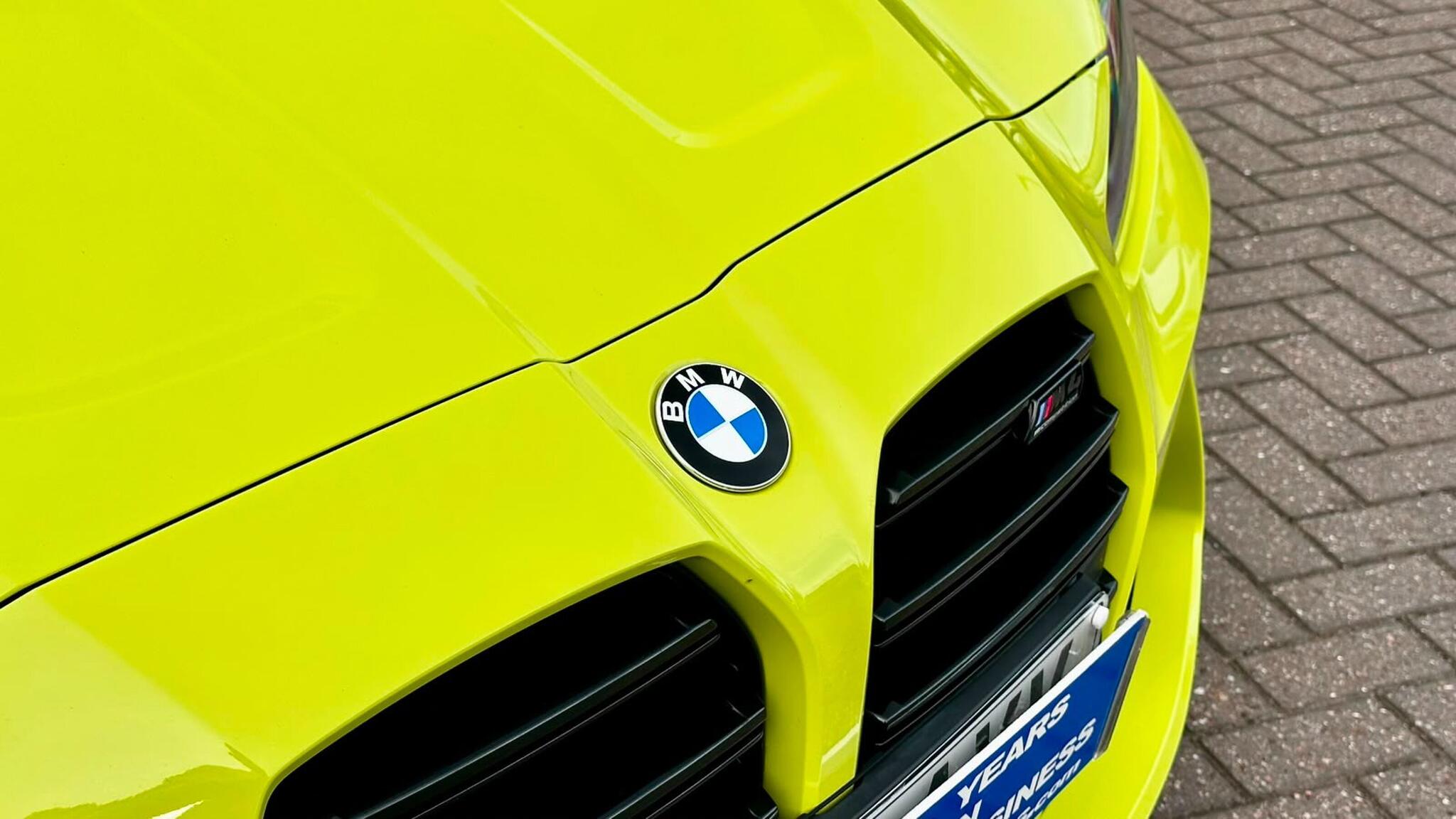 BMW M4 view 6
