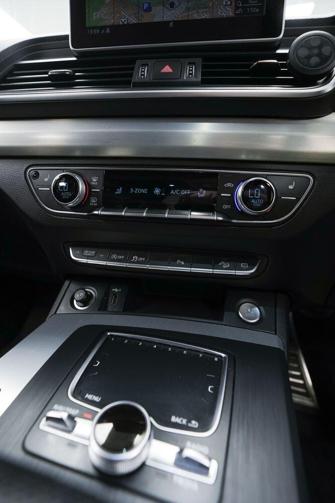 Audi Q5 view 20