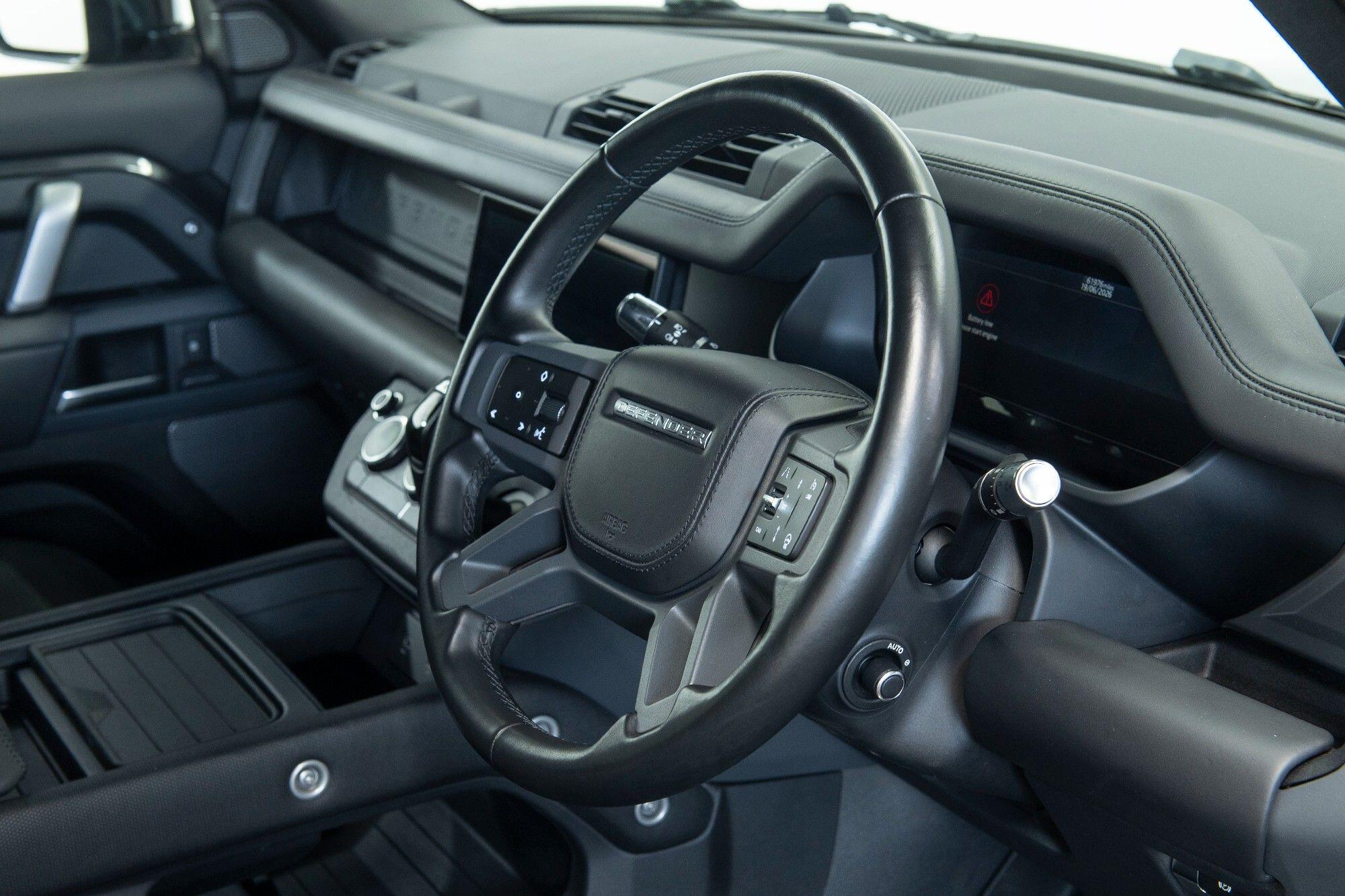 Land Rover Defender 110 view 11