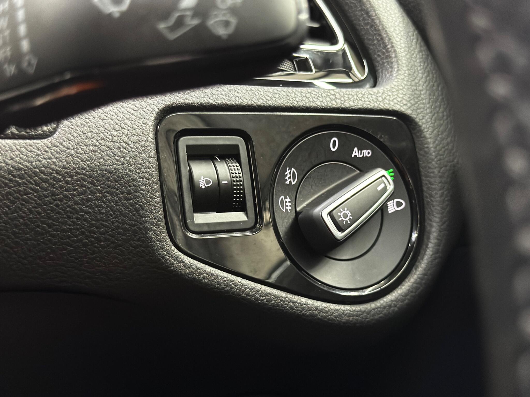 Volkswagen Golf view 63