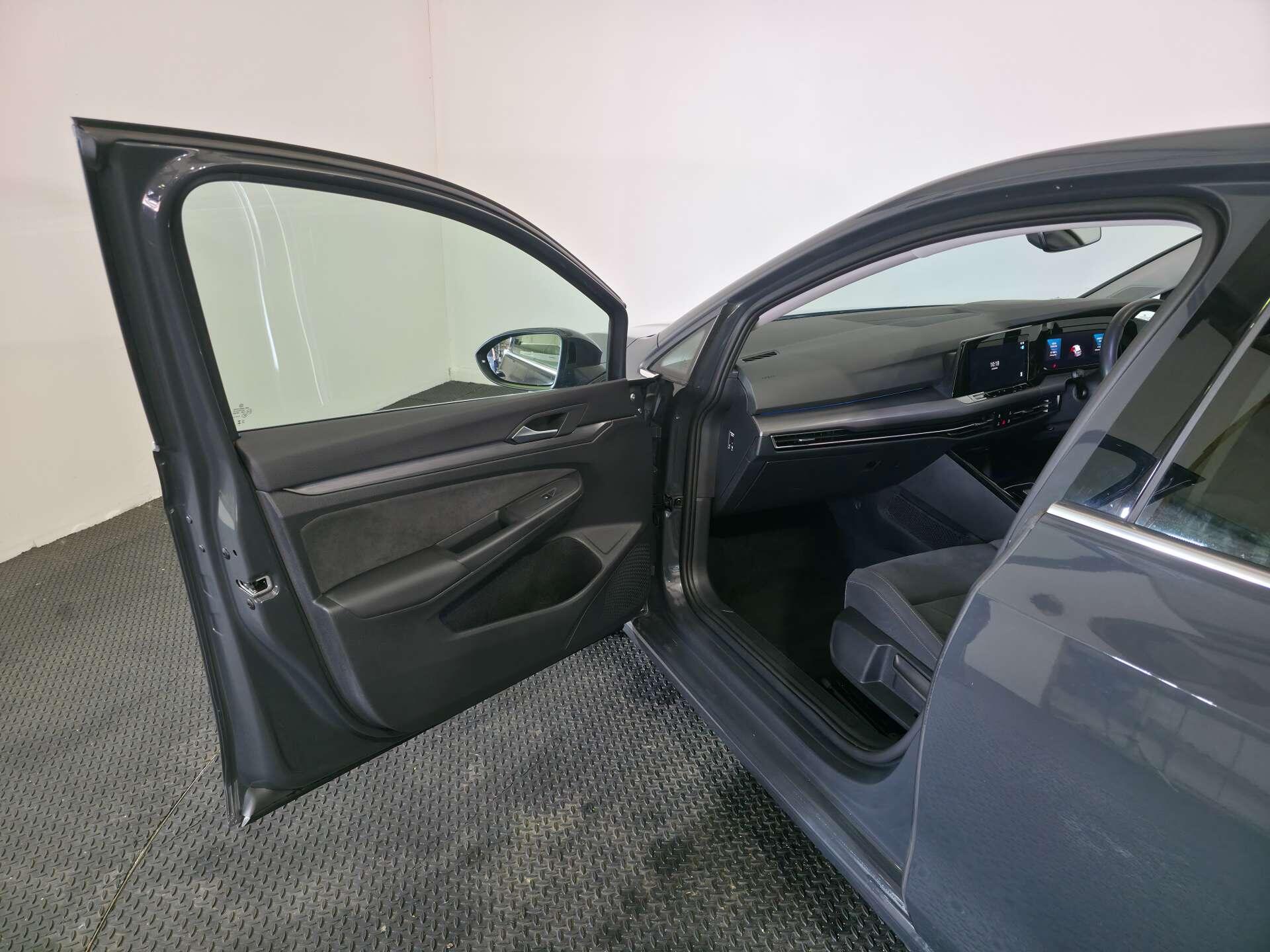 Volkswagen Golf view 57