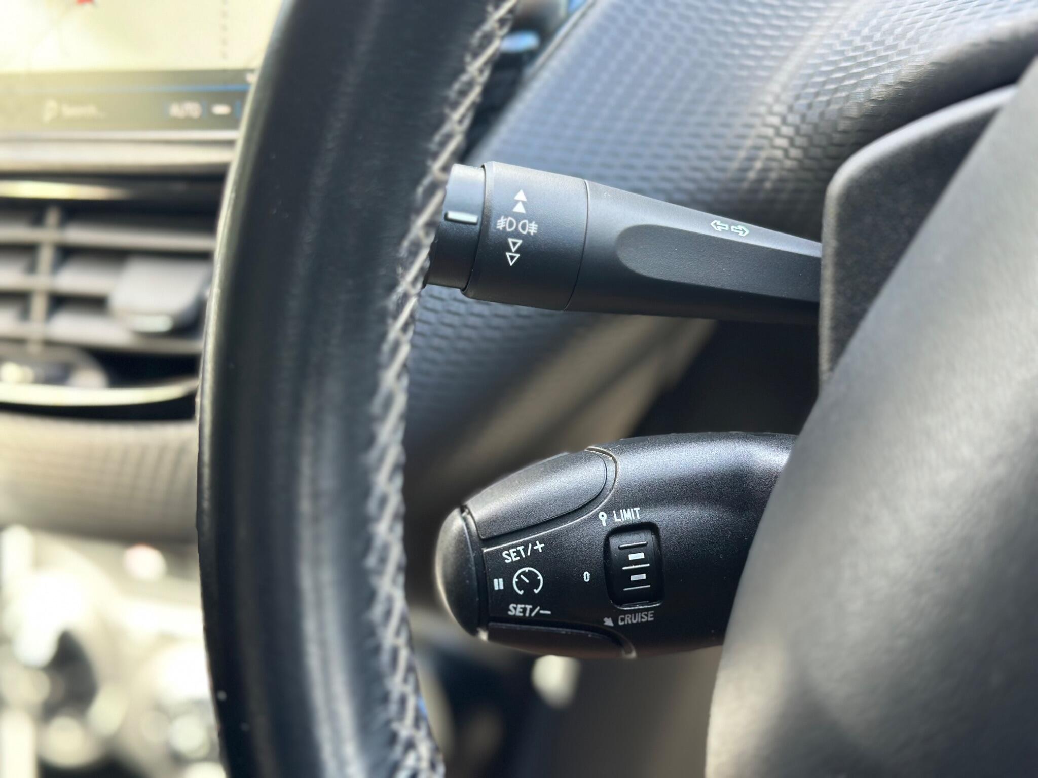 Peugeot 208 view 31