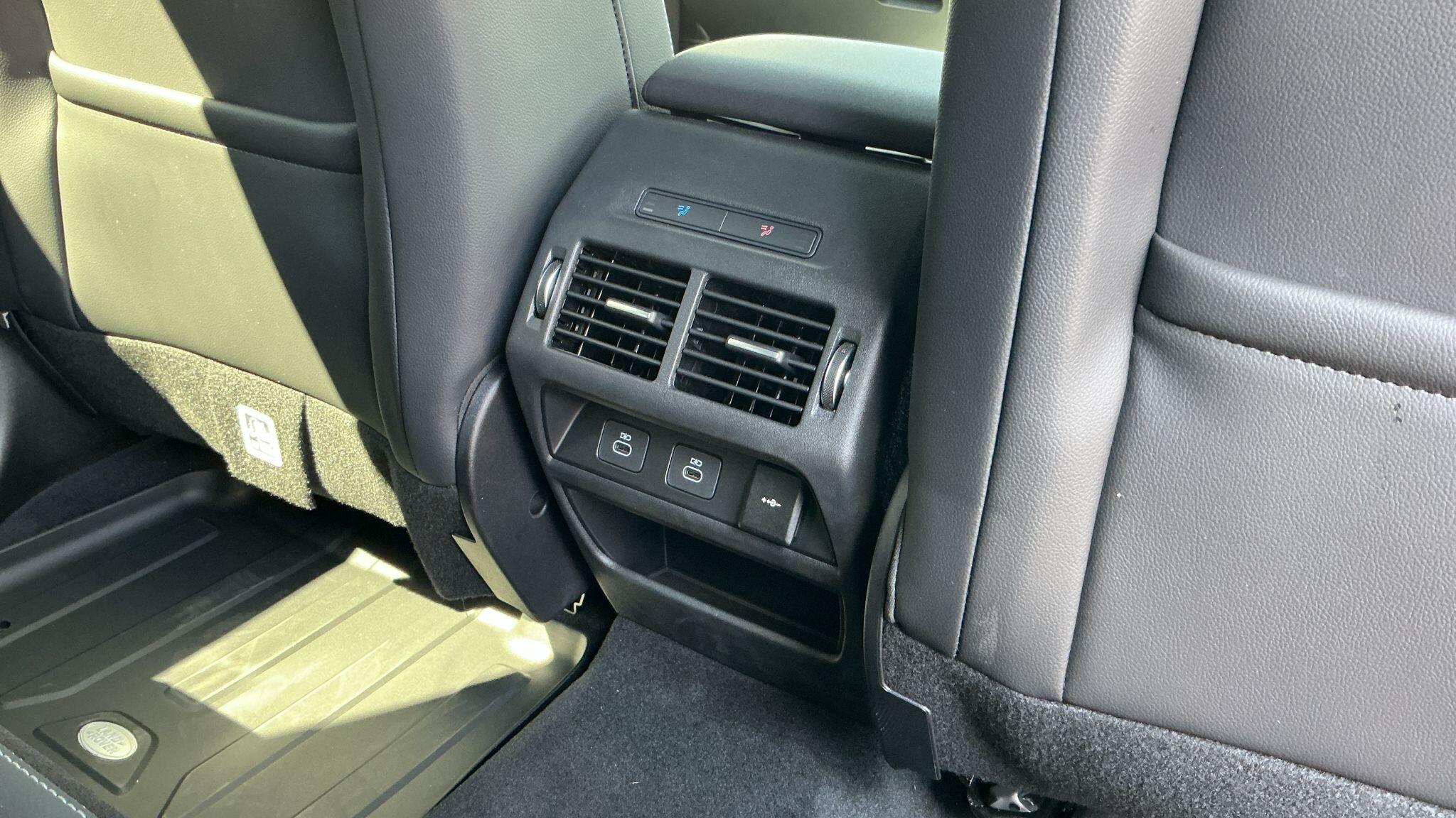 Land Rover Discovery Sport view 28