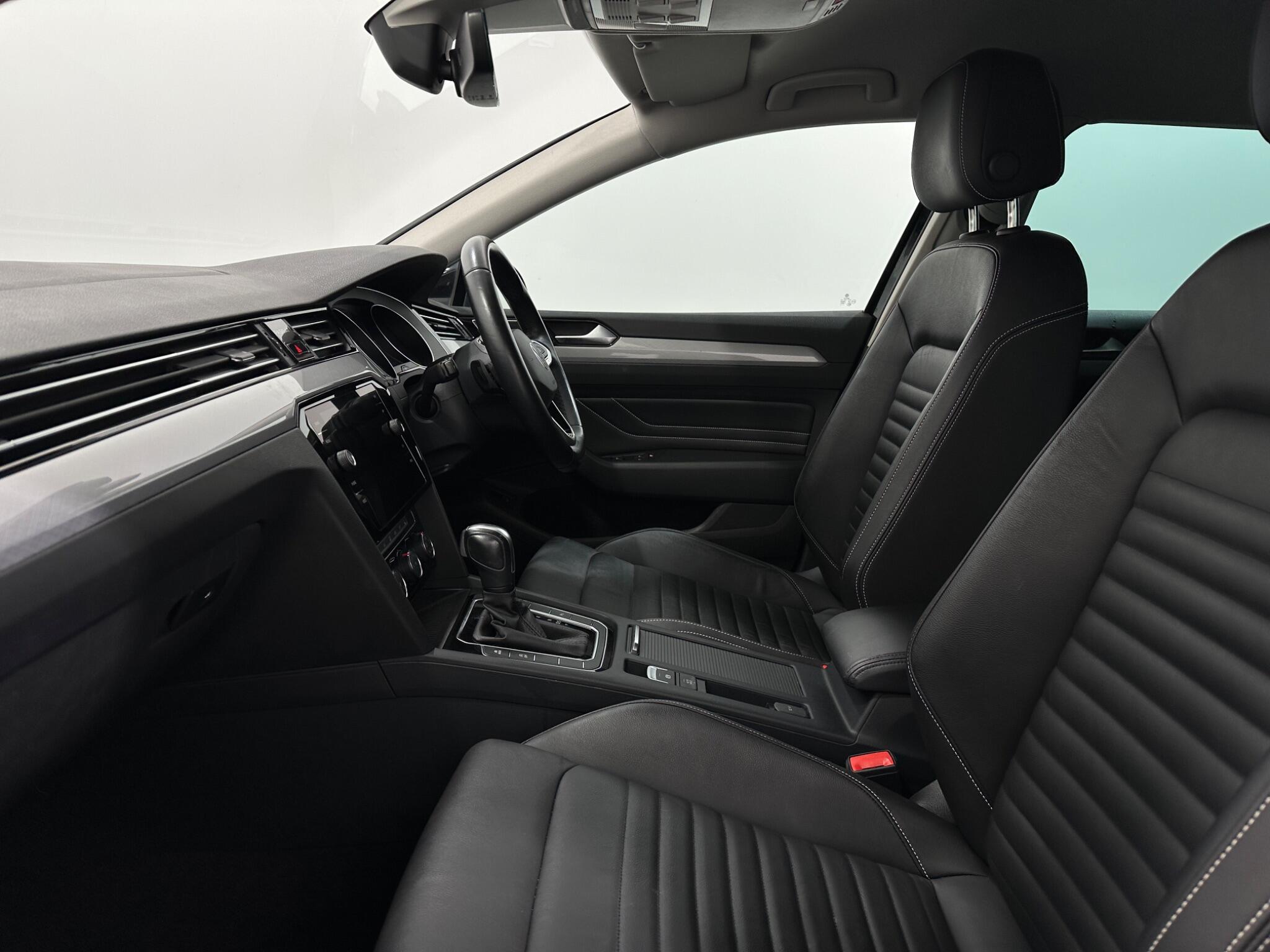 Volkswagen Passat view 35