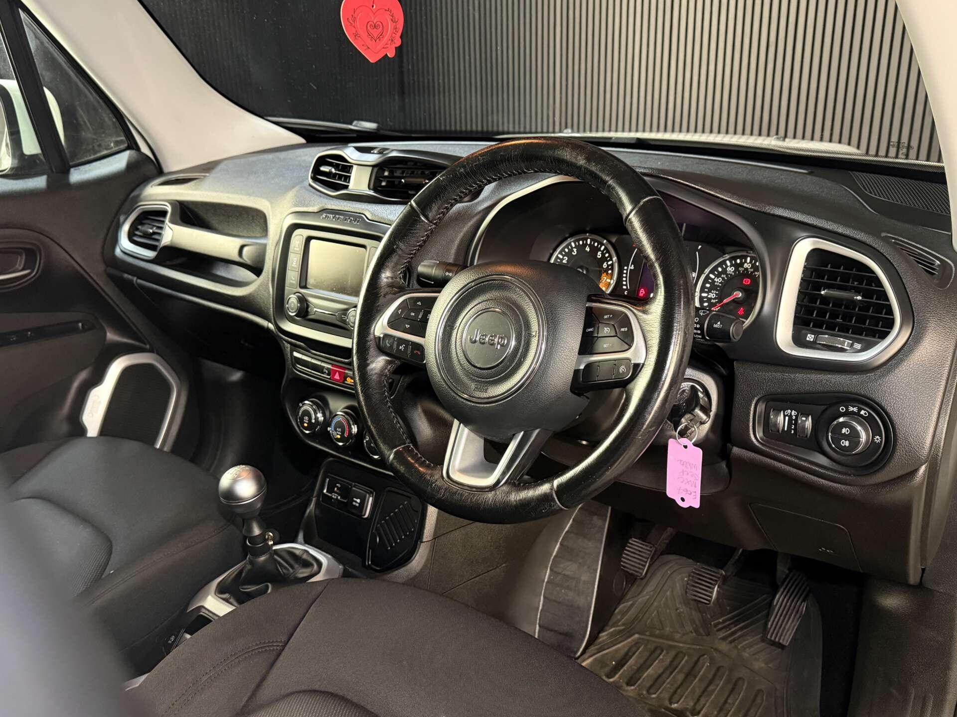 Jeep Renegade view 23