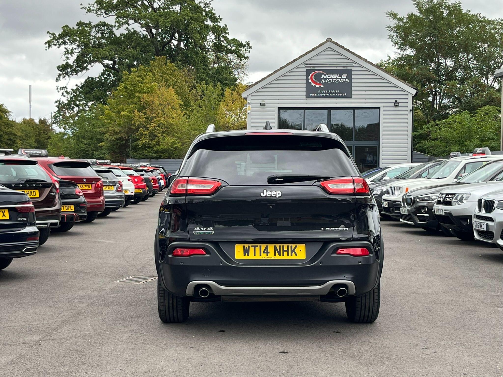 Jeep Cherokee view 6