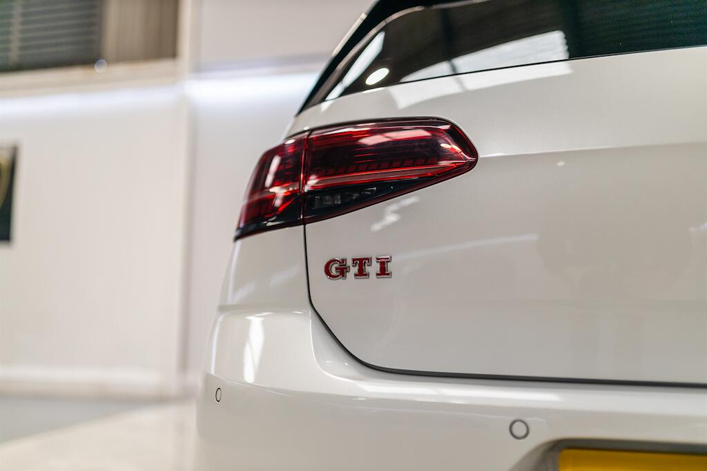Volkswagen Golf view 19
