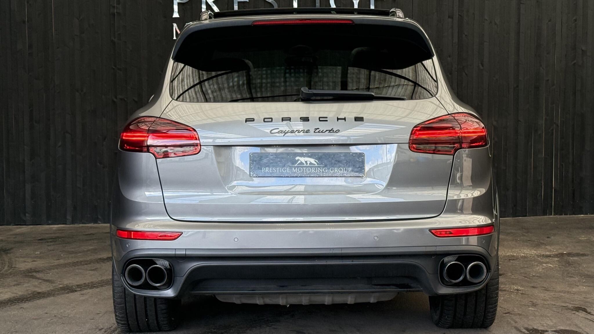Porsche Cayenne view 10