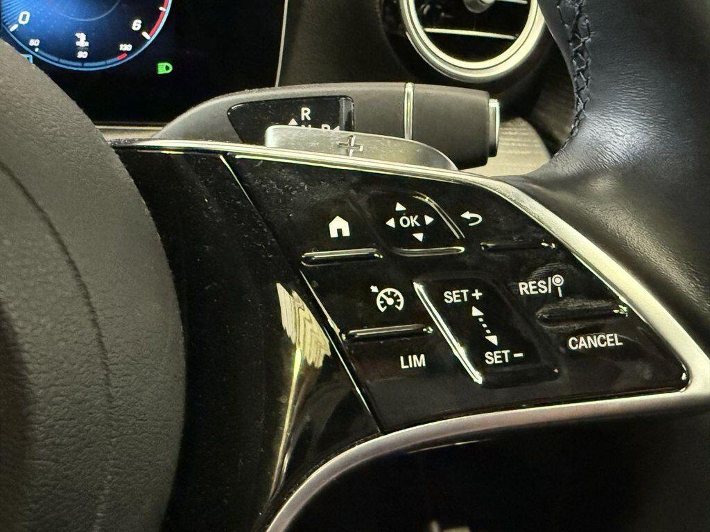 Mercedes-Benz E Class view 37