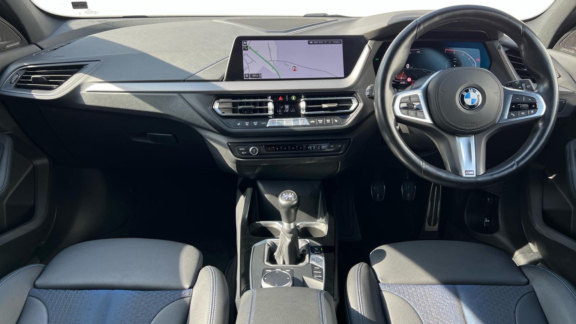BMW 1 Series view 4