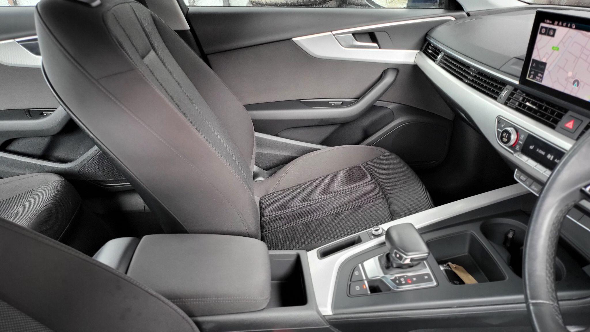 Audi A4 view 16