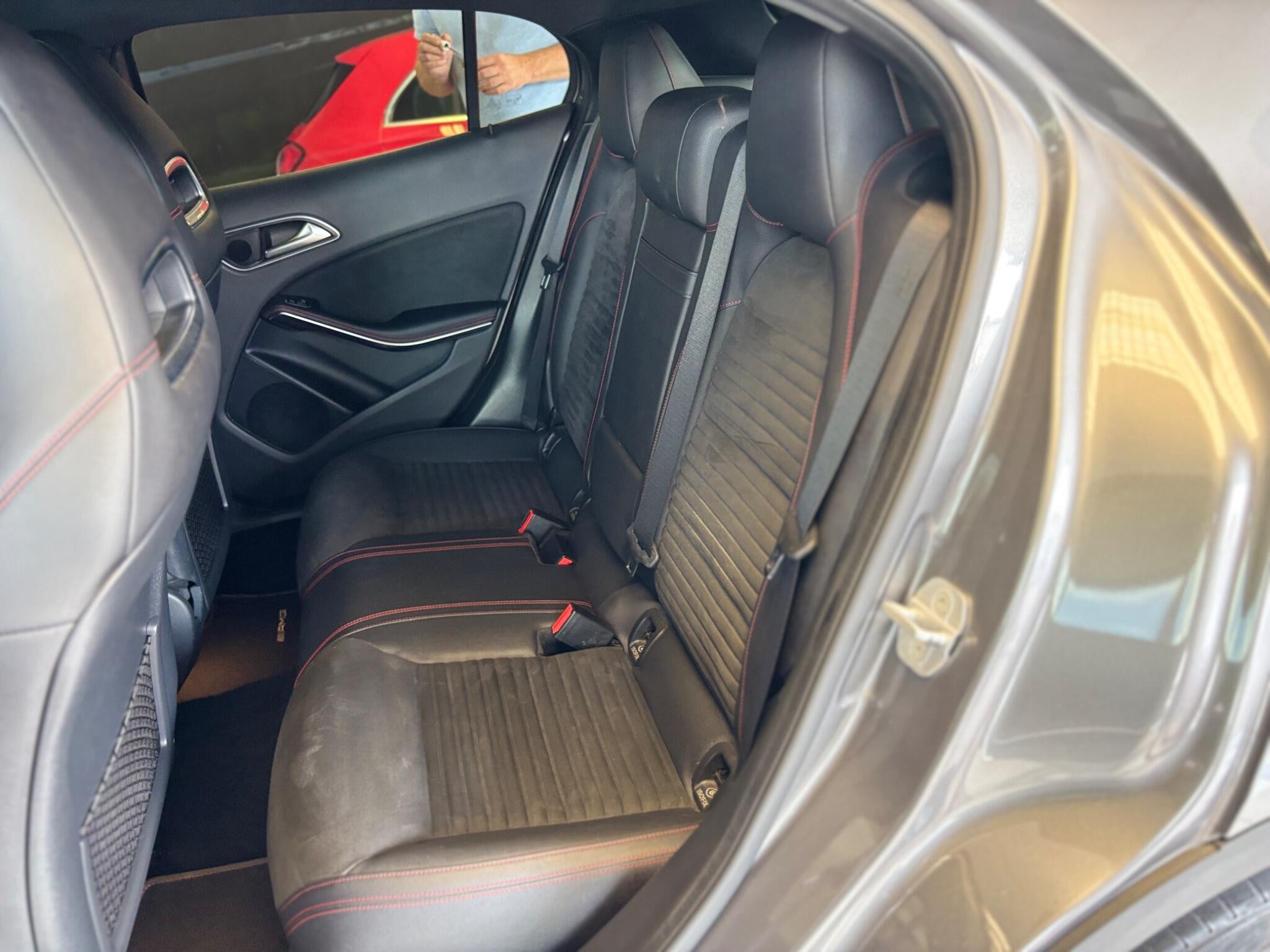 Mercedes-Benz Gla view 15