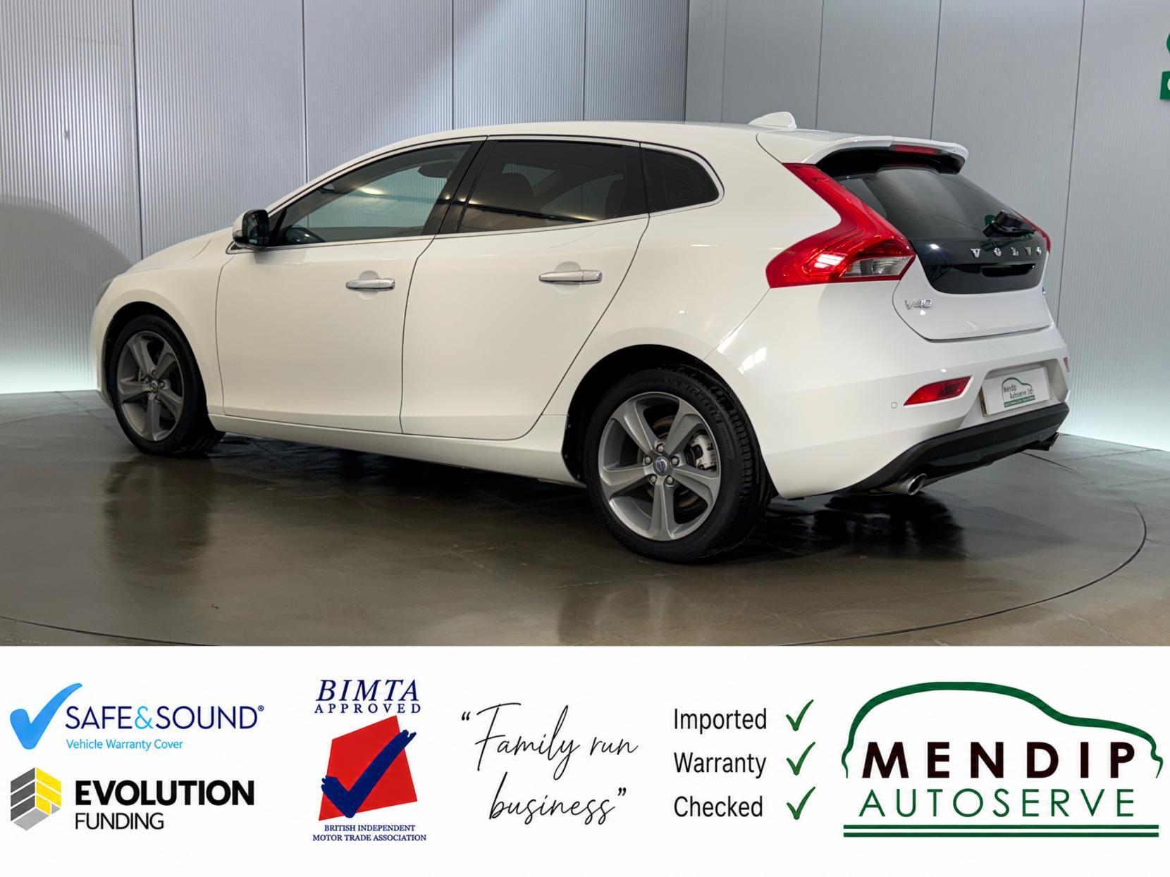 Volvo V40 view 16