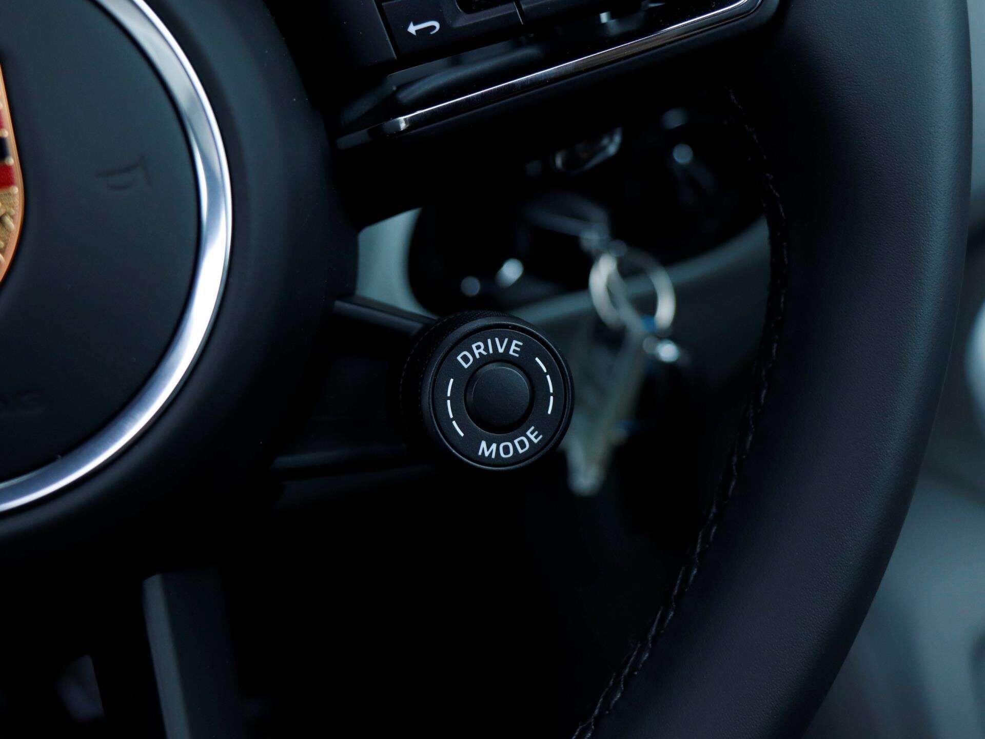 Porsche Macan view 21