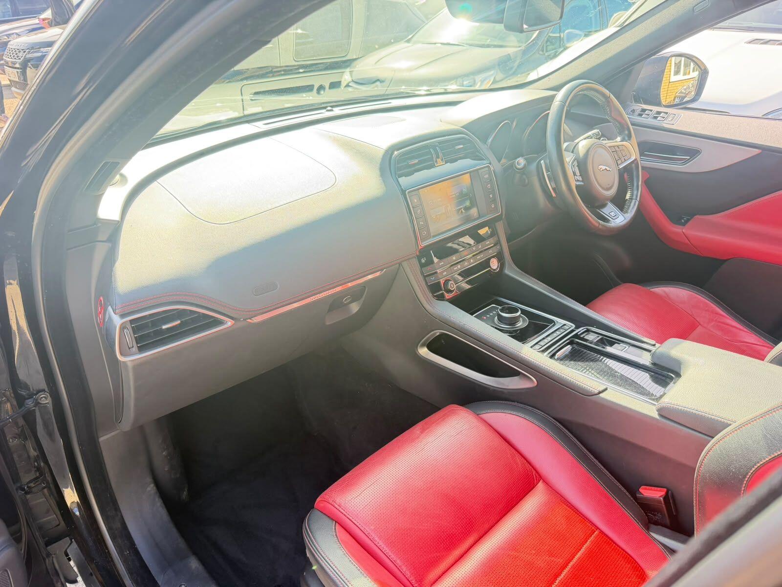 Jaguar F-Pace view 10