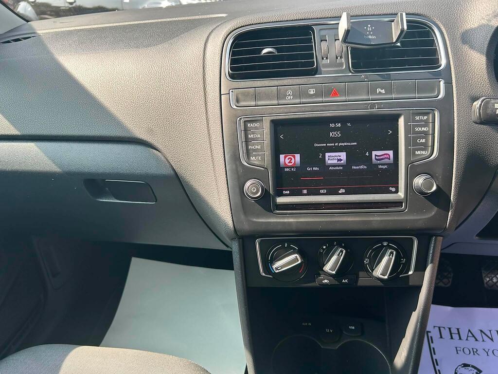 Volkswagen Polo view 11