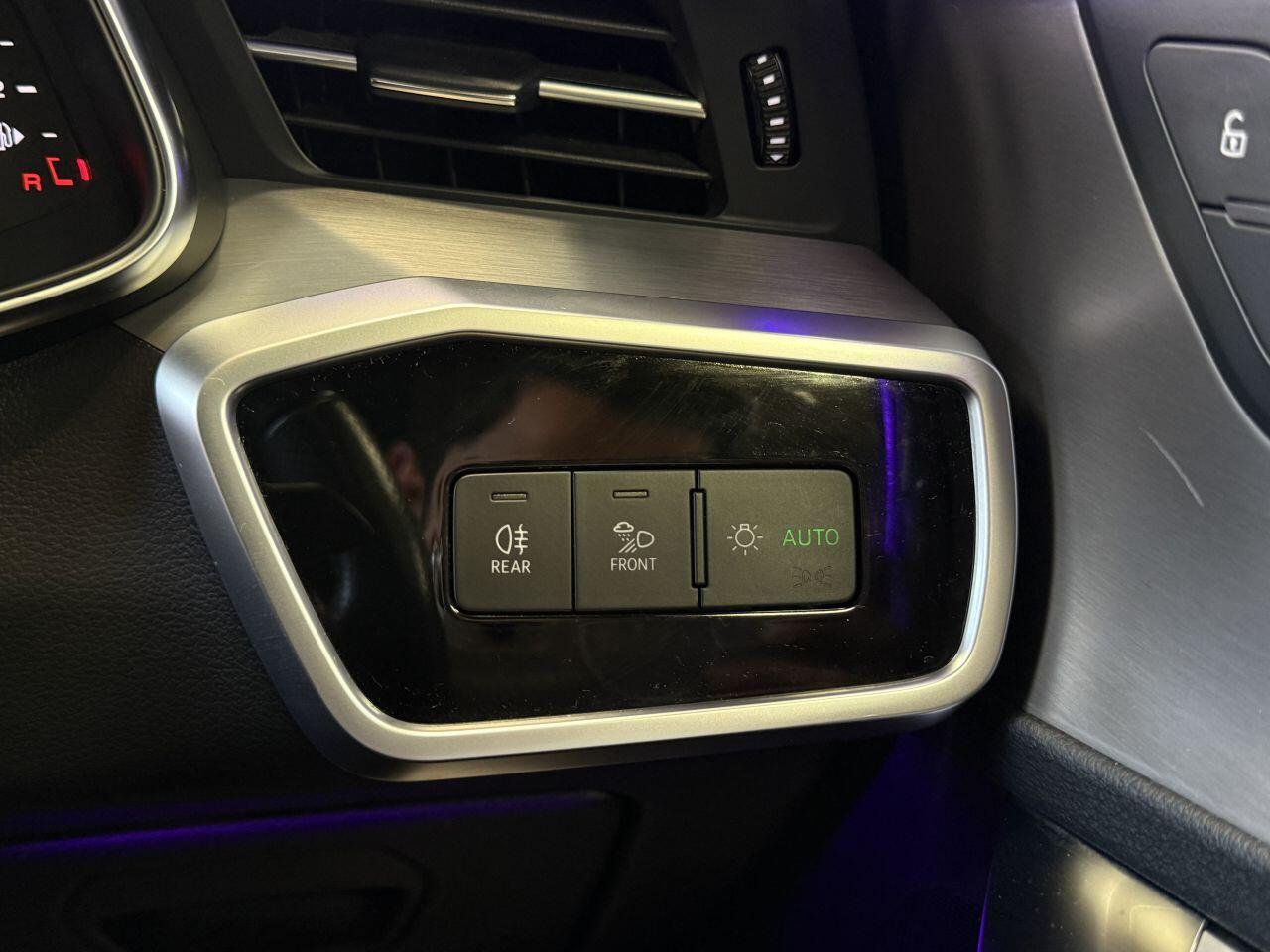 Audi A6 Saloon view 43