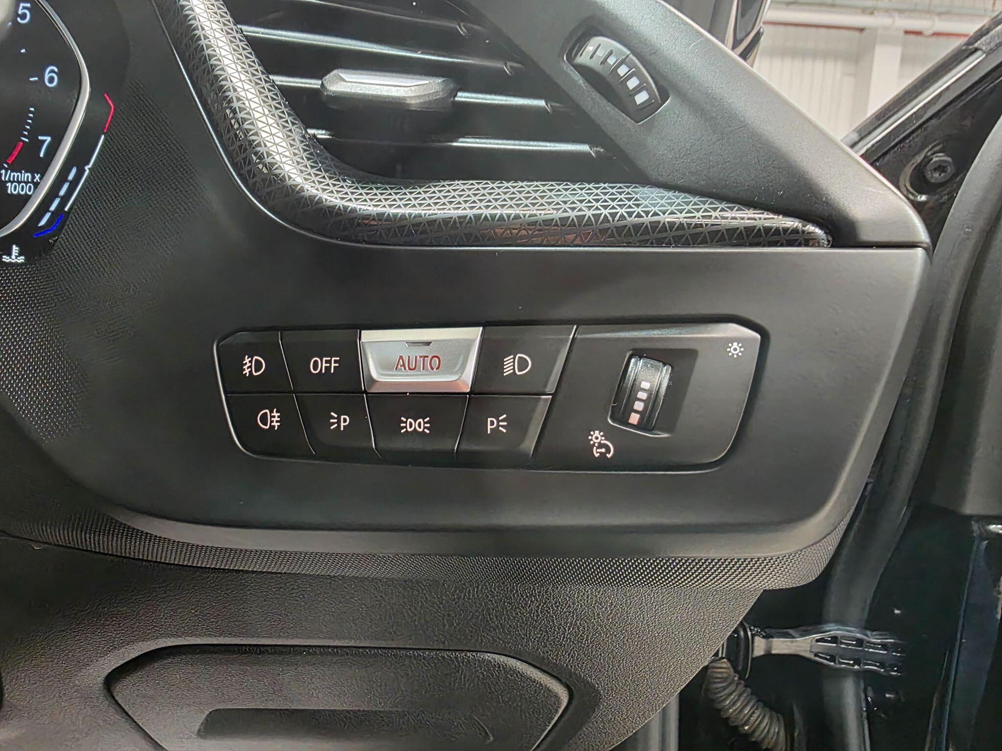 BMW 1 Series view 19