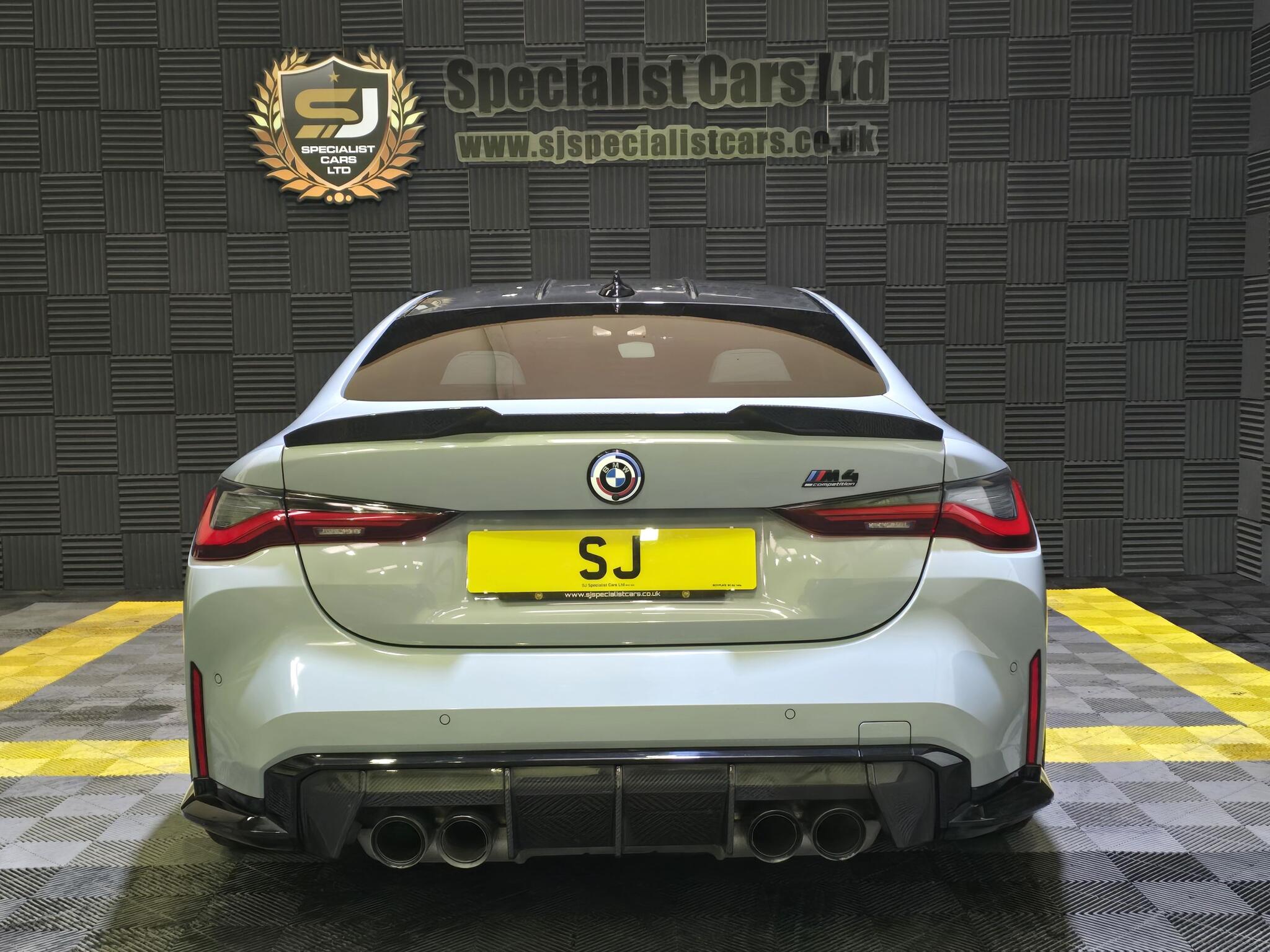 BMW M4 view 5