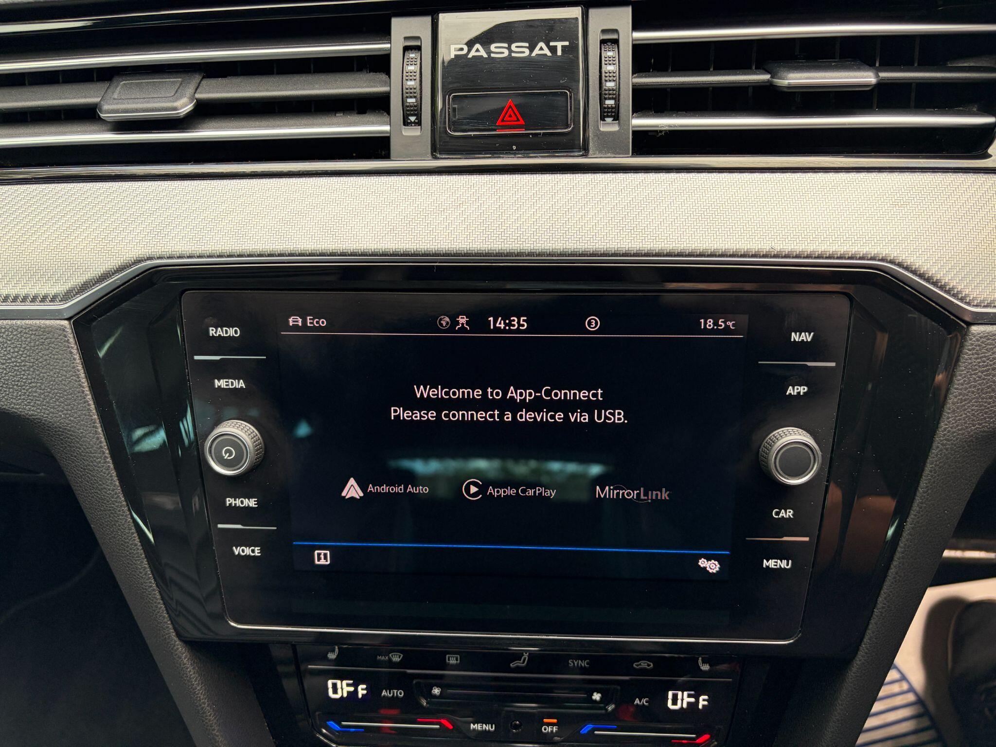 Volkswagen Passat view 17