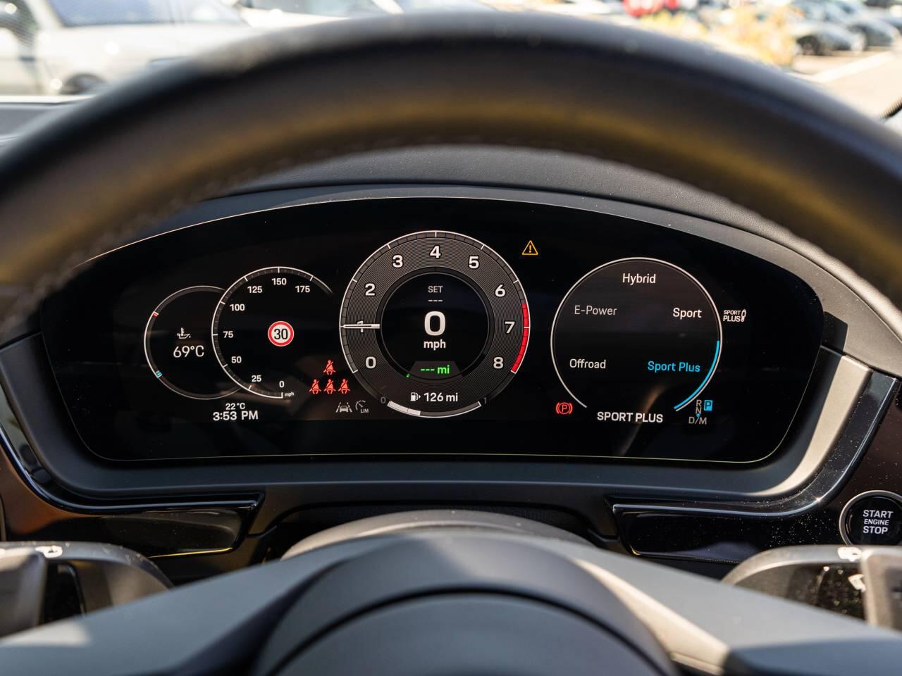 Porsche Cayenne view 20