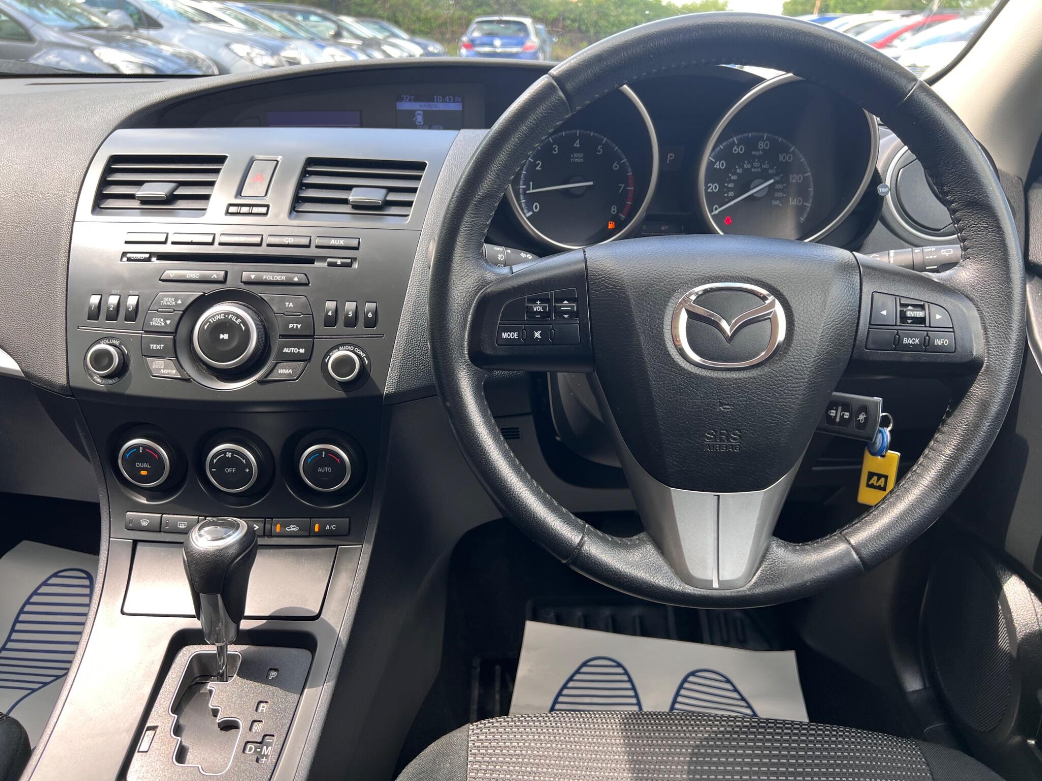 Mazda Mazda3 view 28