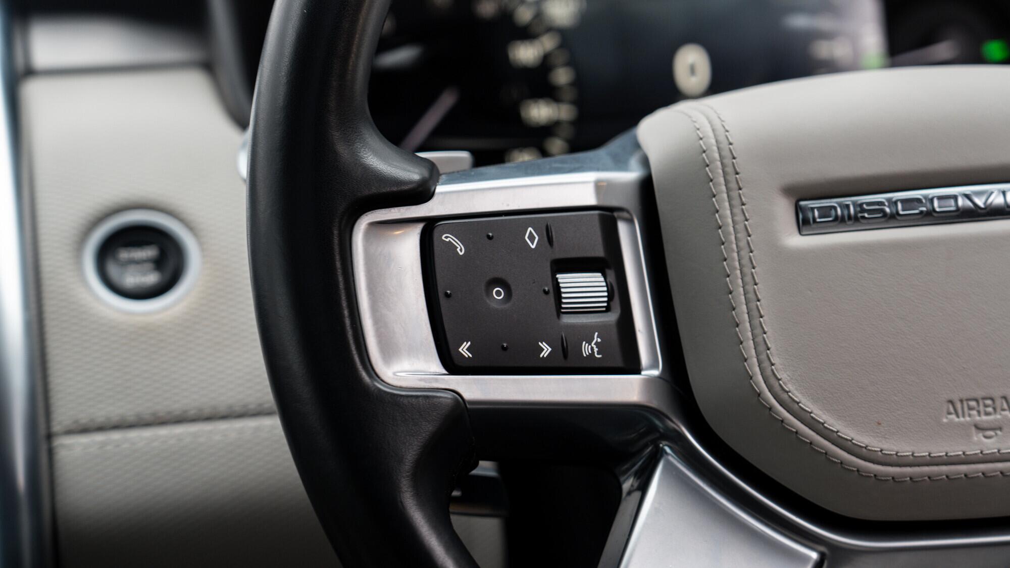 Land Rover Discovery 3 view 23