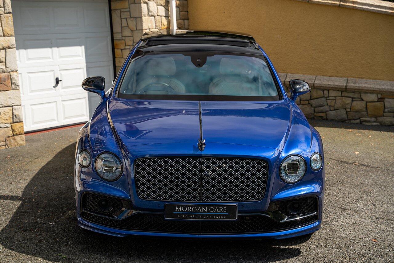 Bentley Flying Spur view 37
