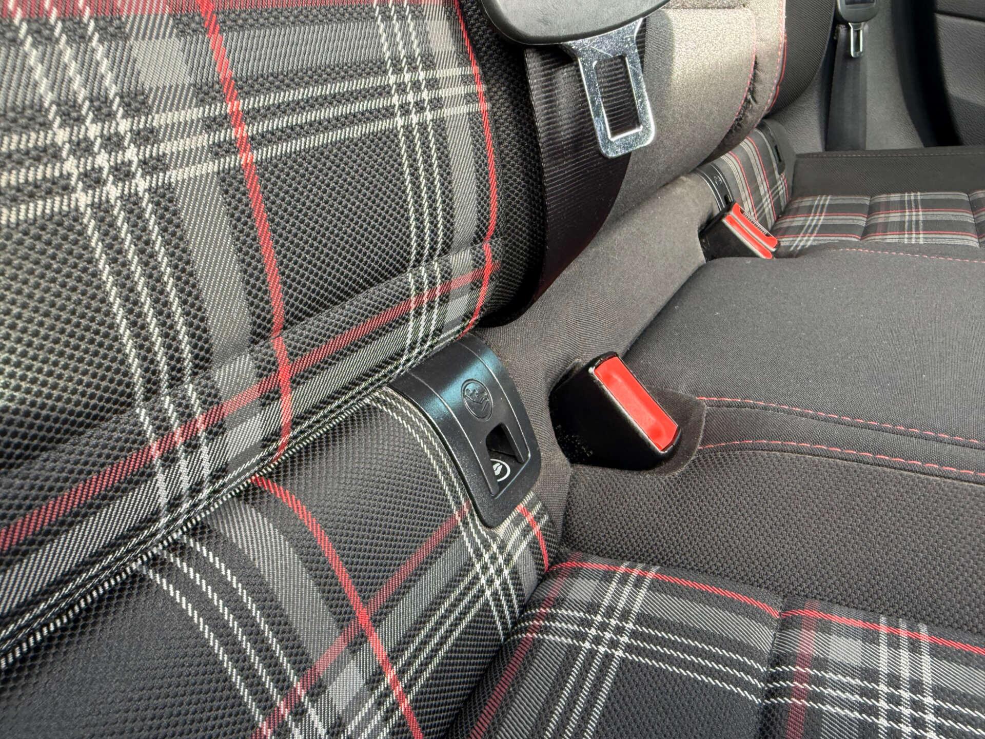 Volkswagen Golf view 70