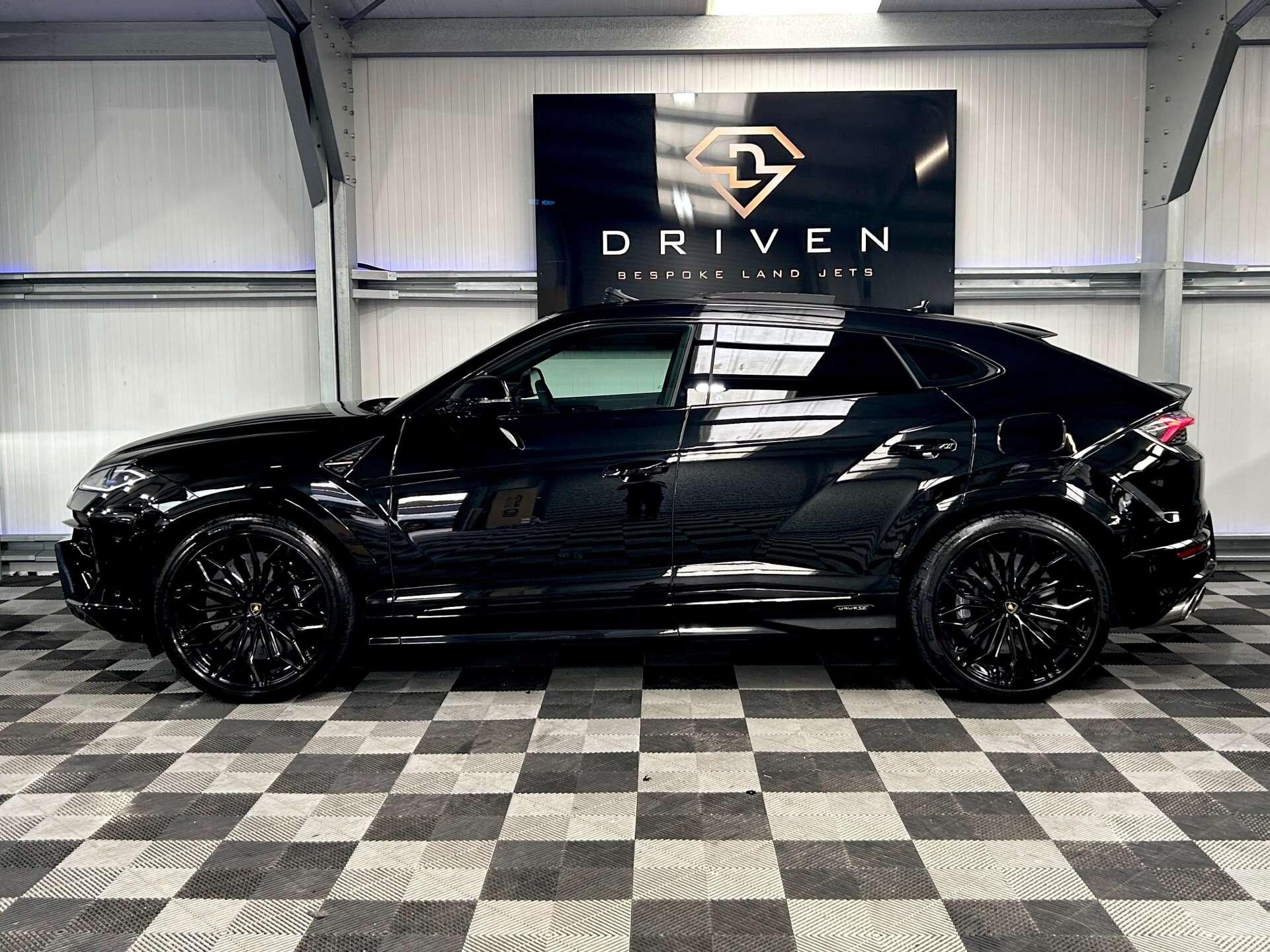 Lamborghini Urus view 13