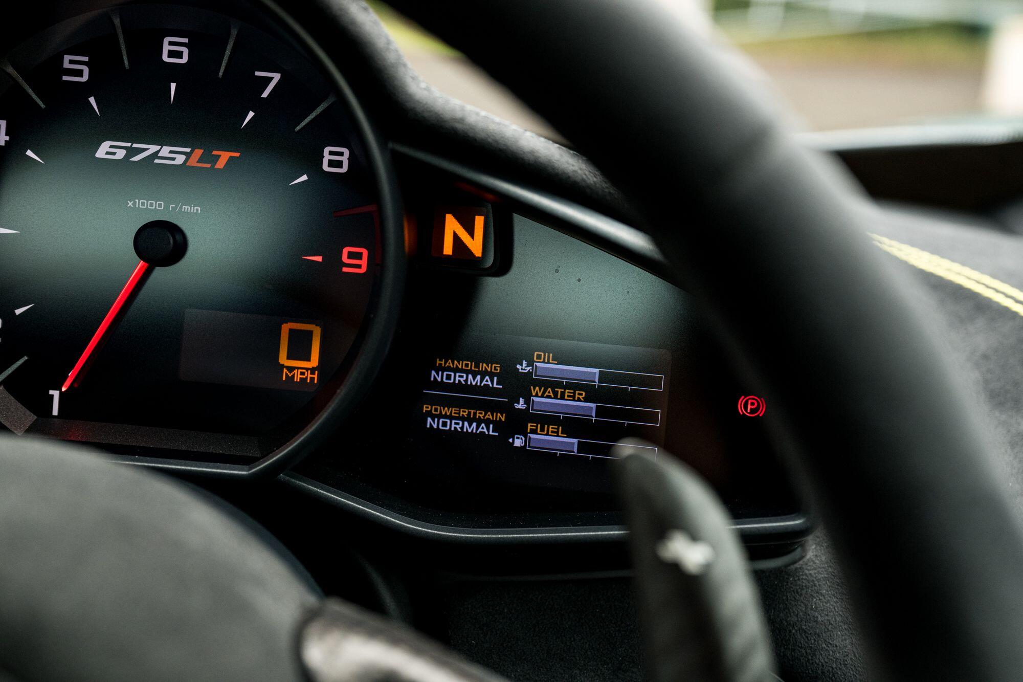 McLaren 675LT view 50