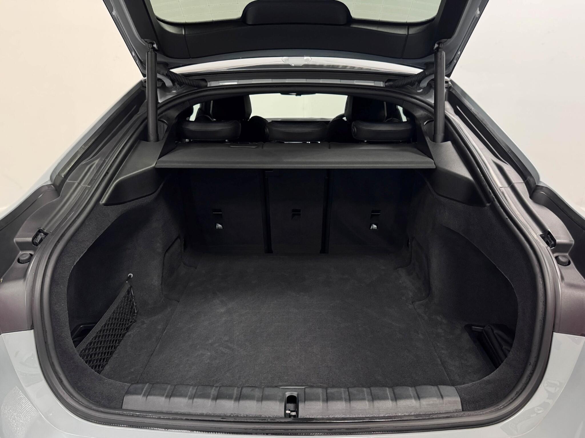 BMW I4 view 7