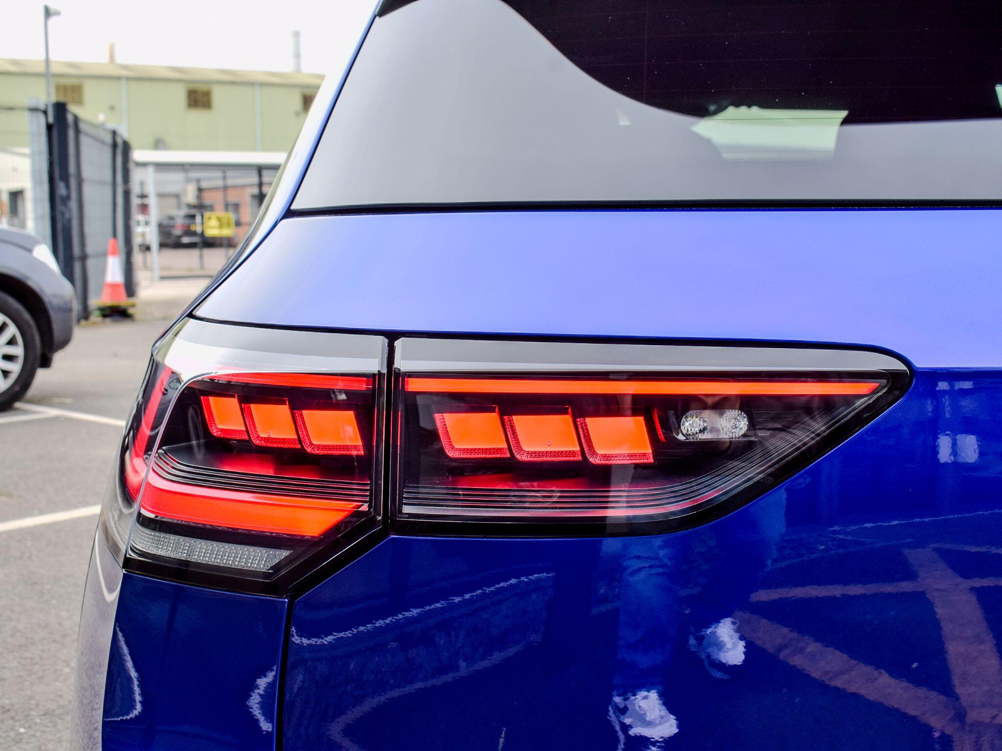 Volkswagen Golf view 9