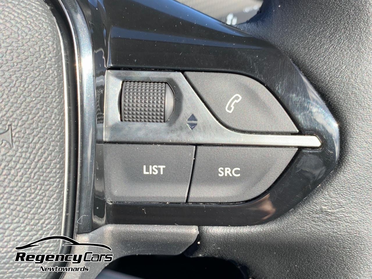 Peugeot 208 view 17
