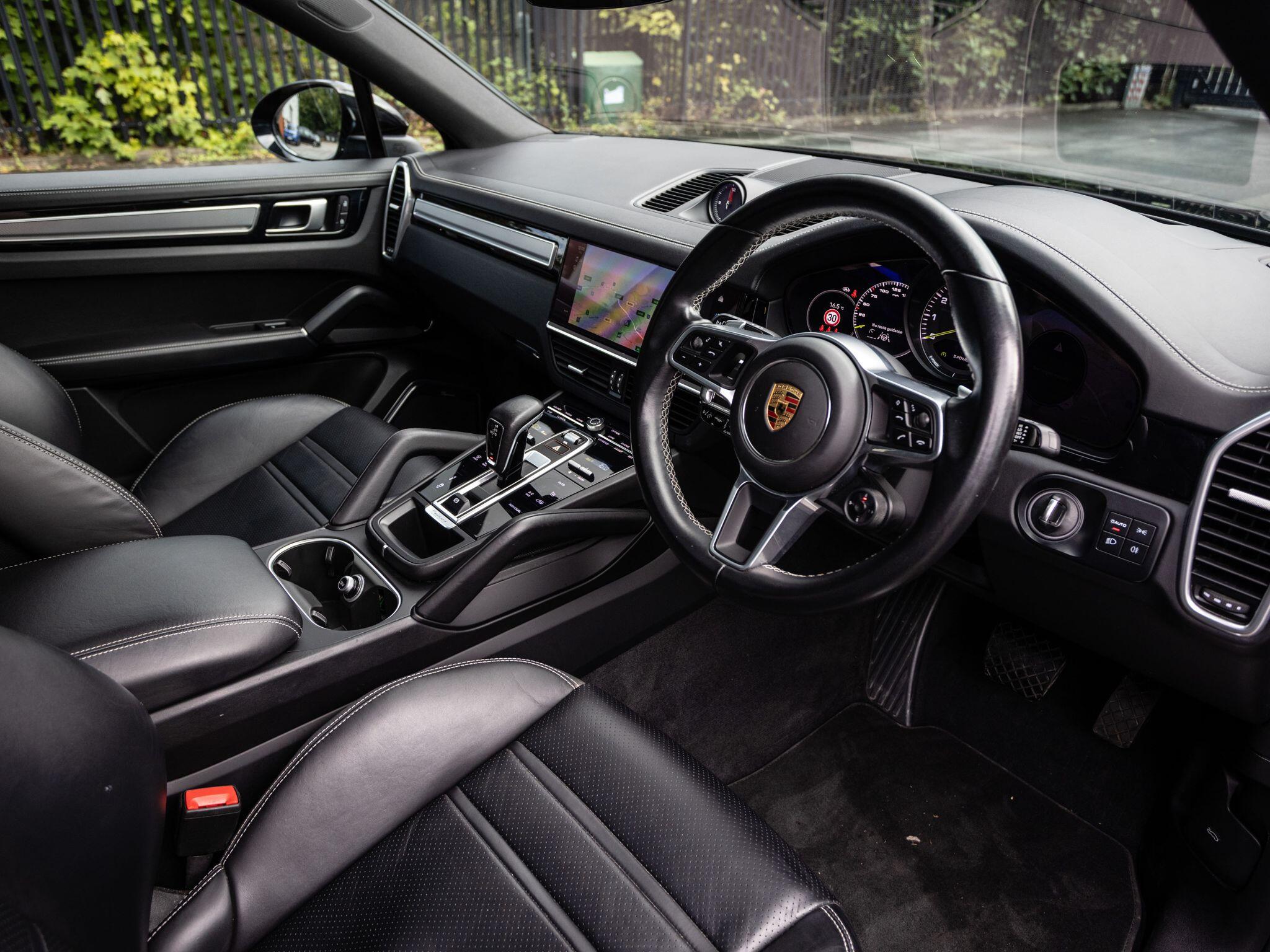 Porsche Cayenne view 9