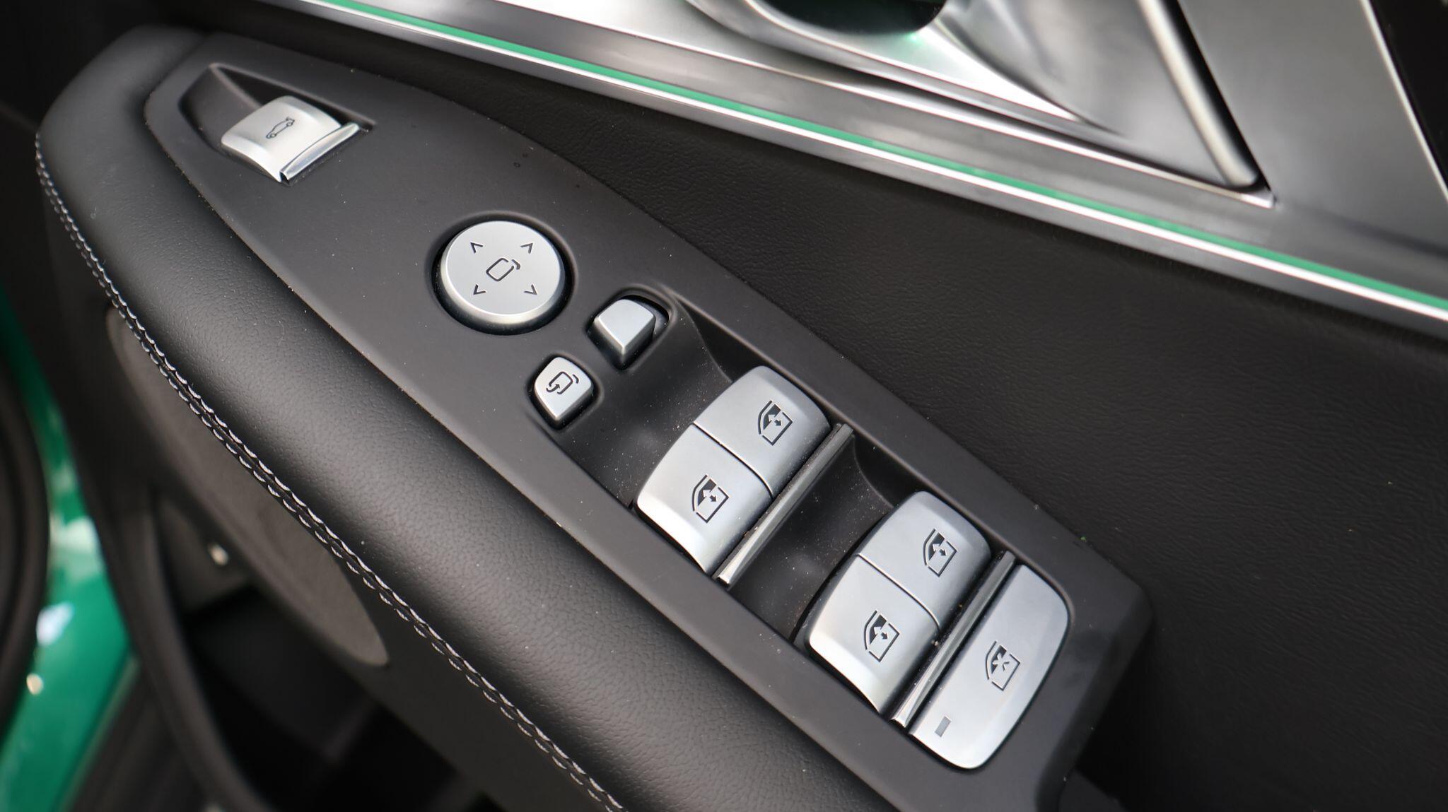 BMW XM view 49