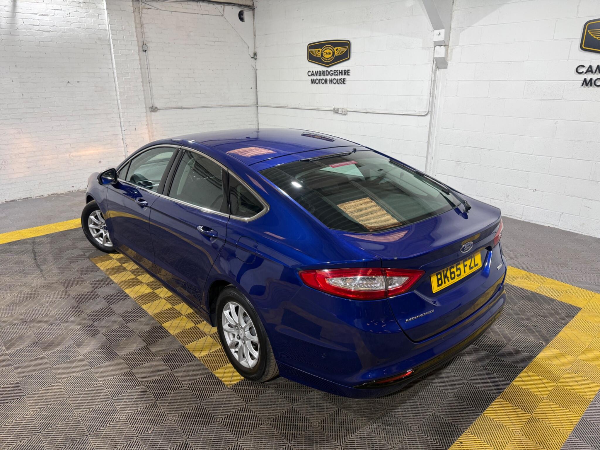Ford Mondeo view 69
