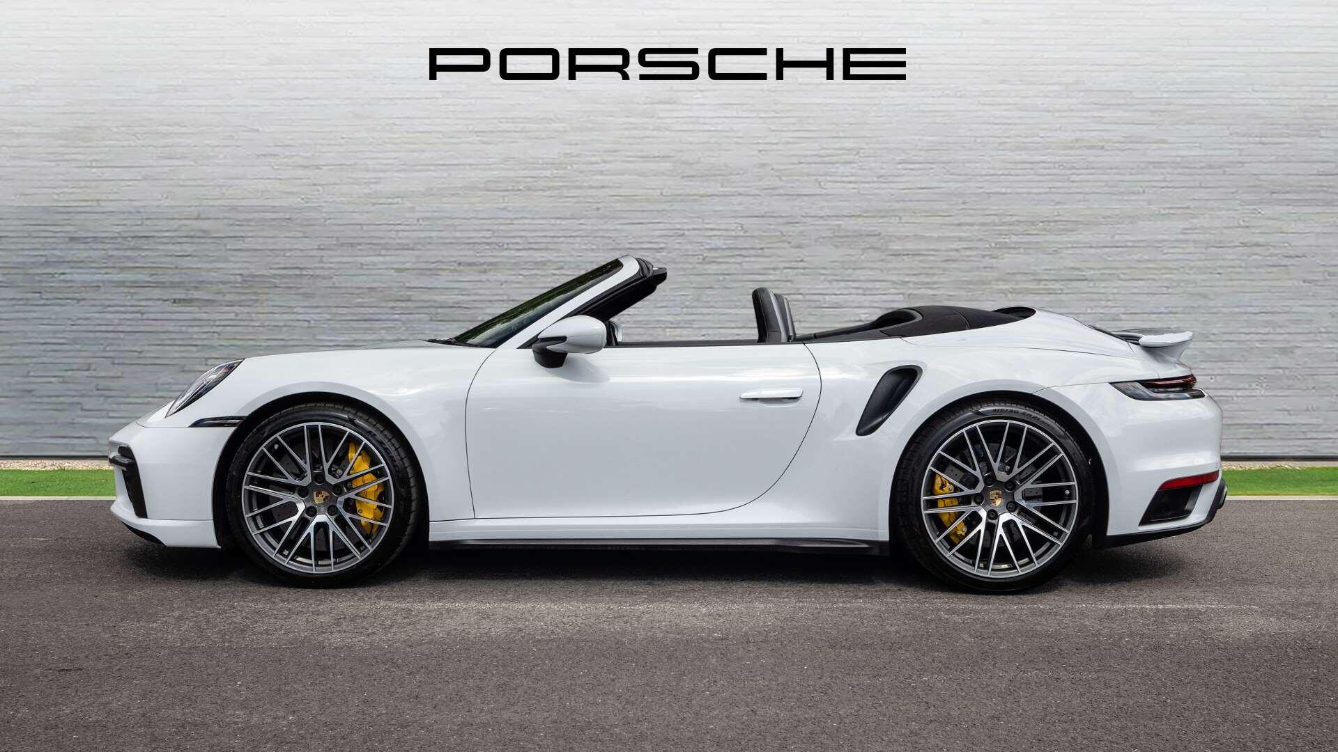 Porsche 911 view 8
