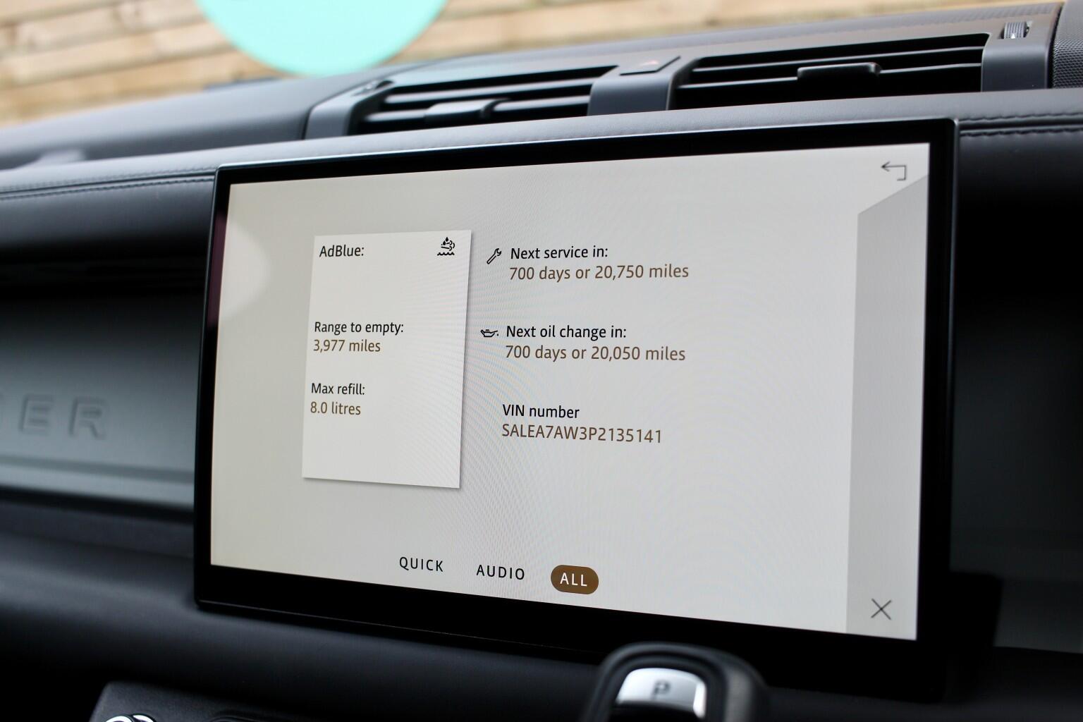 Land Rover Defender view 30
