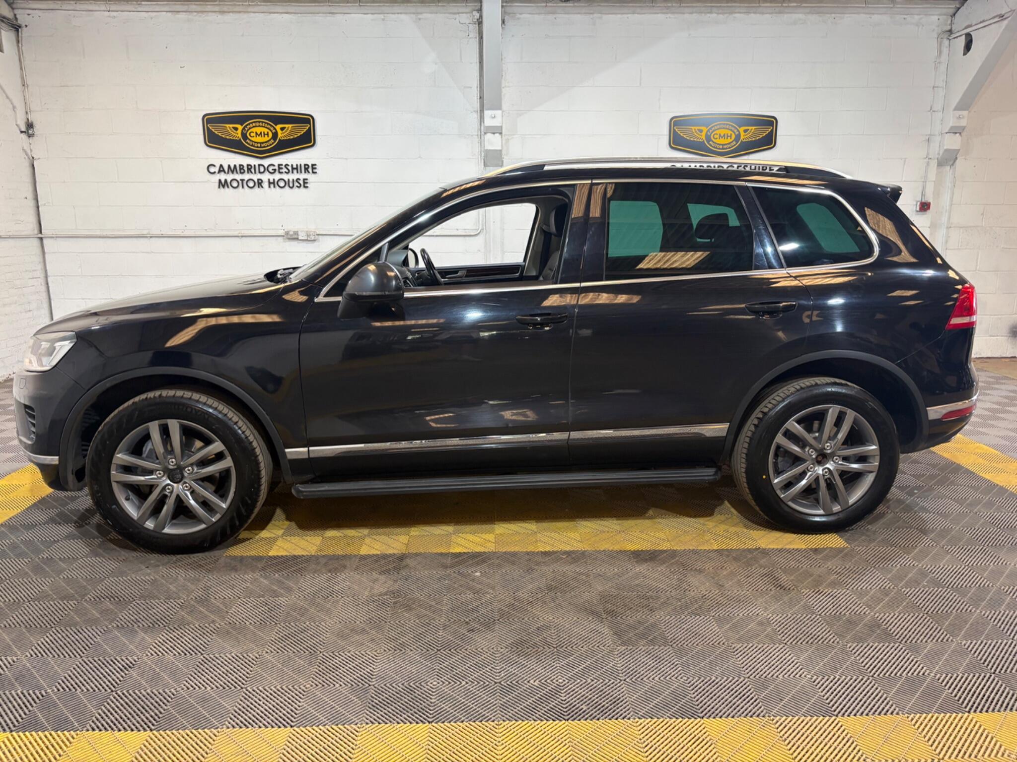 Volkswagen Touareg view 27
